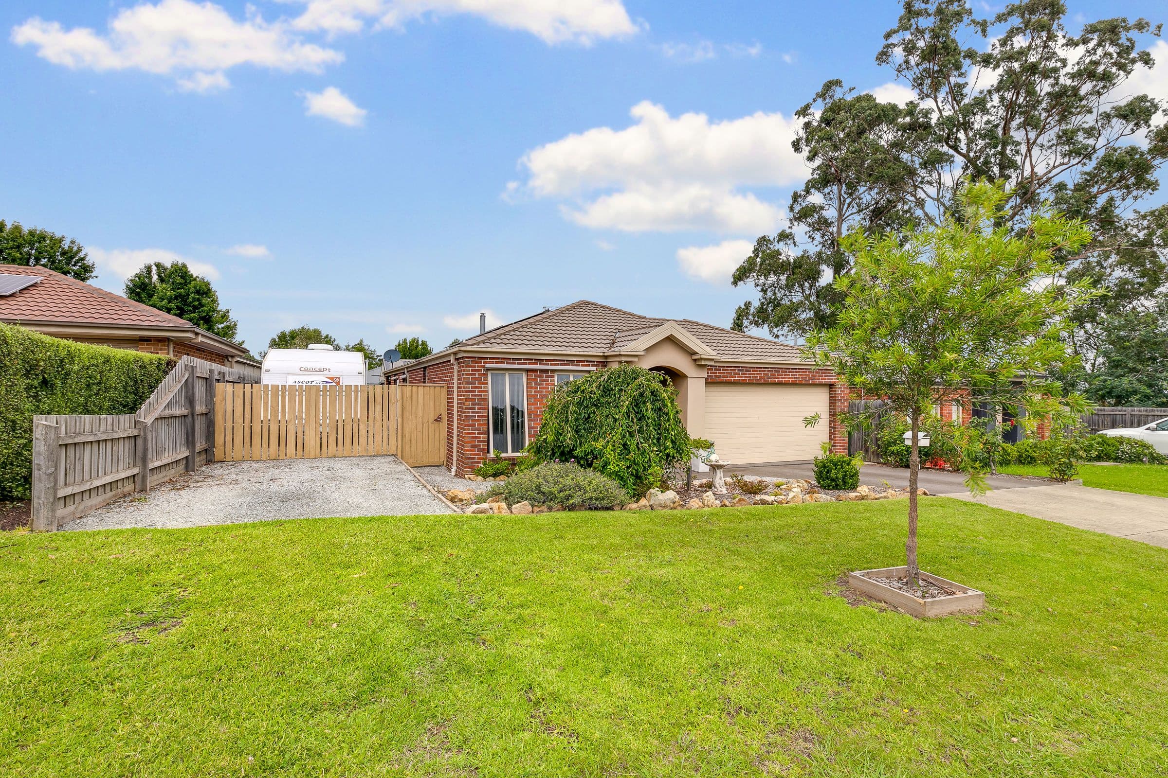 8 Namel Court, Drouin VIC 3818, Drouin - Image 1