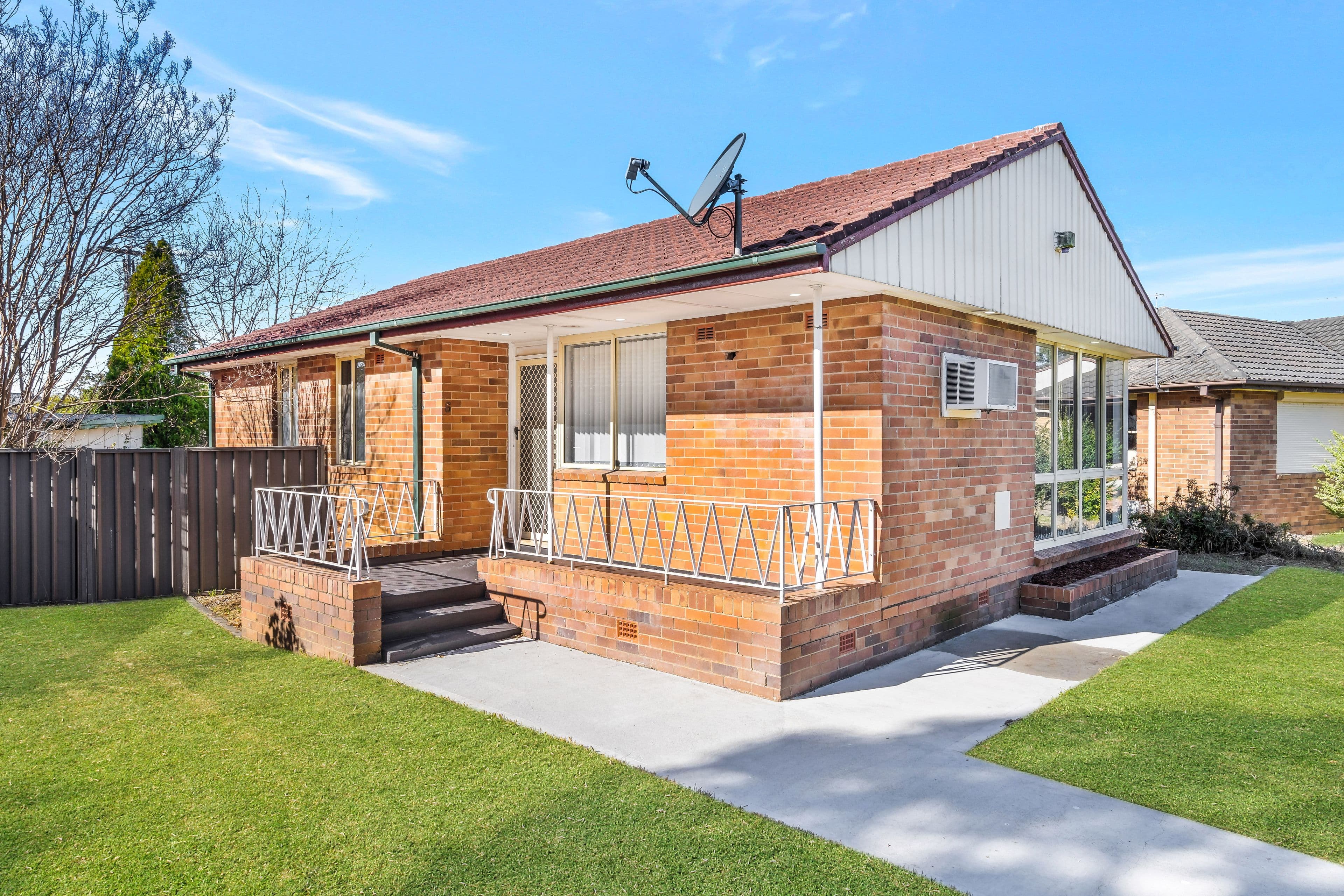 6 WOOLNOUGH Place, Cartwright NSW 2168, Cartwright - Thumbnail 2