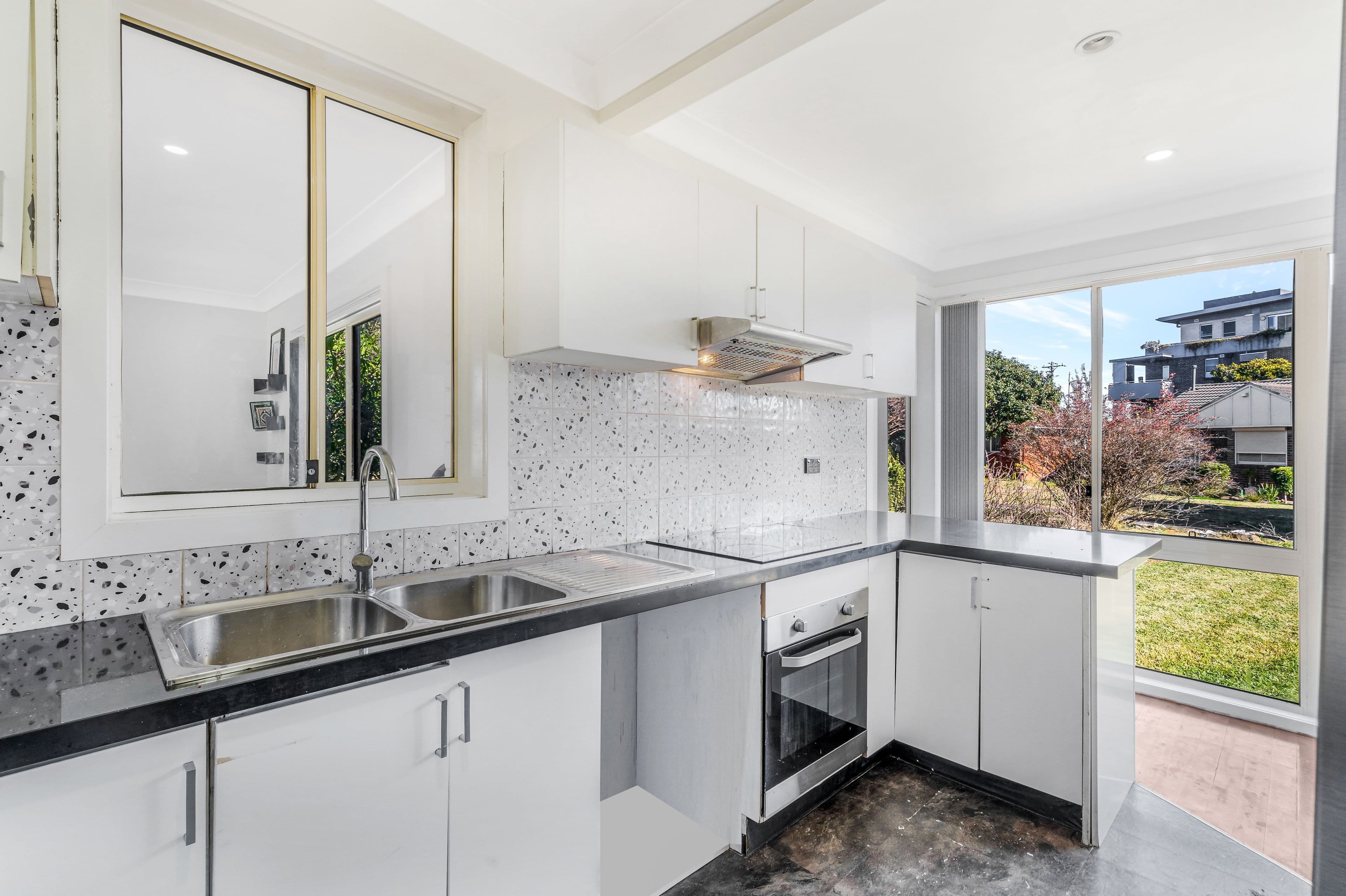 6 WOOLNOUGH Place, Cartwright NSW 2168, Cartwright - Thumbnail 7