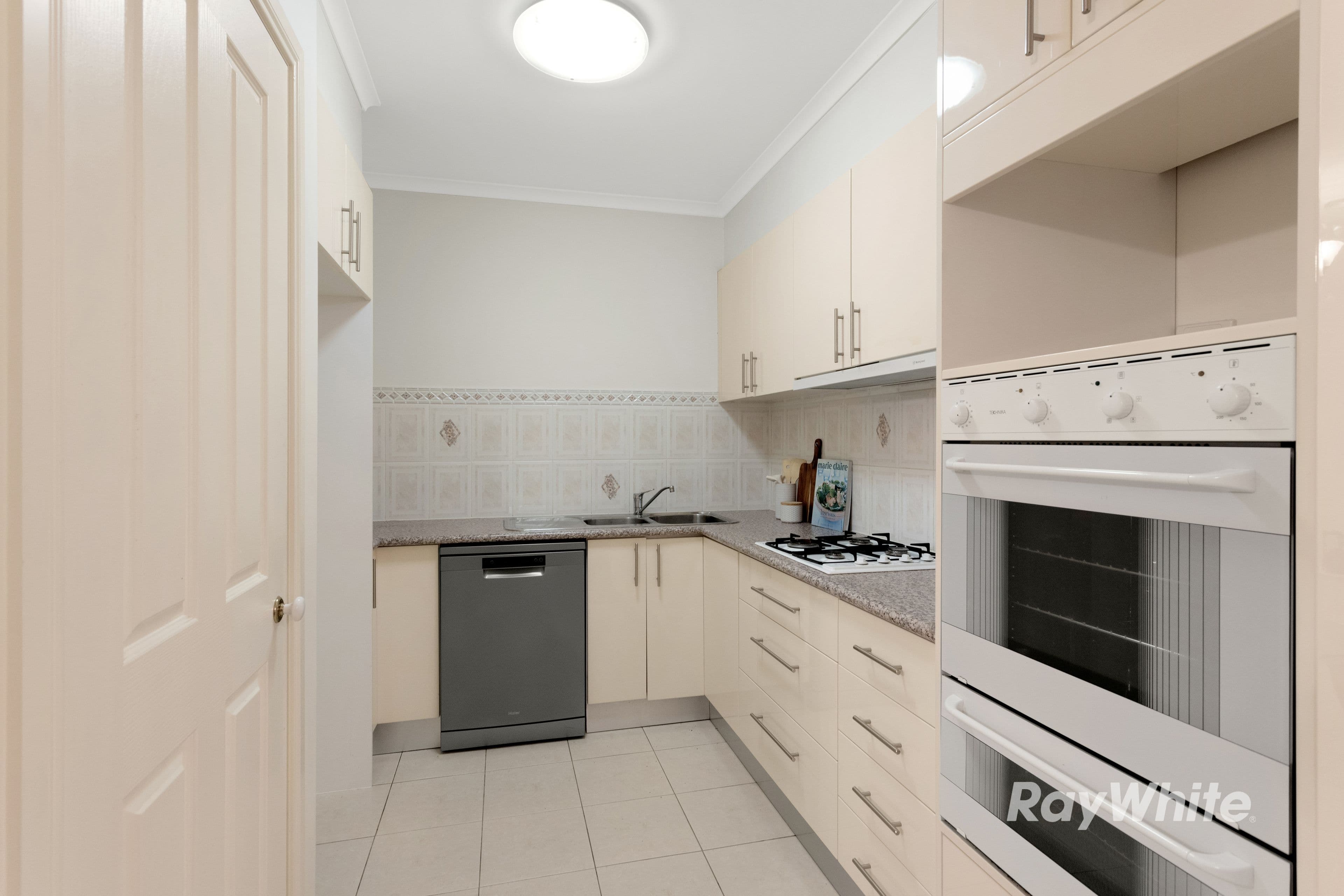 23 Manchester Grove, Glen Huntly VIC 3163, Glen Huntly - Thumbnail 3