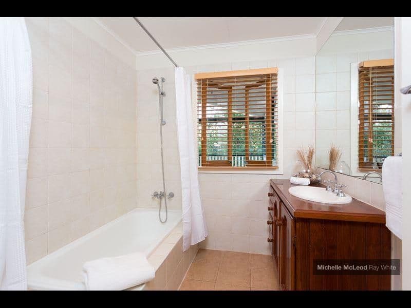 10 Aberfoyle Street, KENMORE QLD 4069, Kenmore - Thumbnail 8