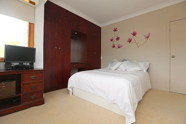 48 Lincoln Road, GEORGES HALL NSW 2198, Georges Hall - Thumbnail 6