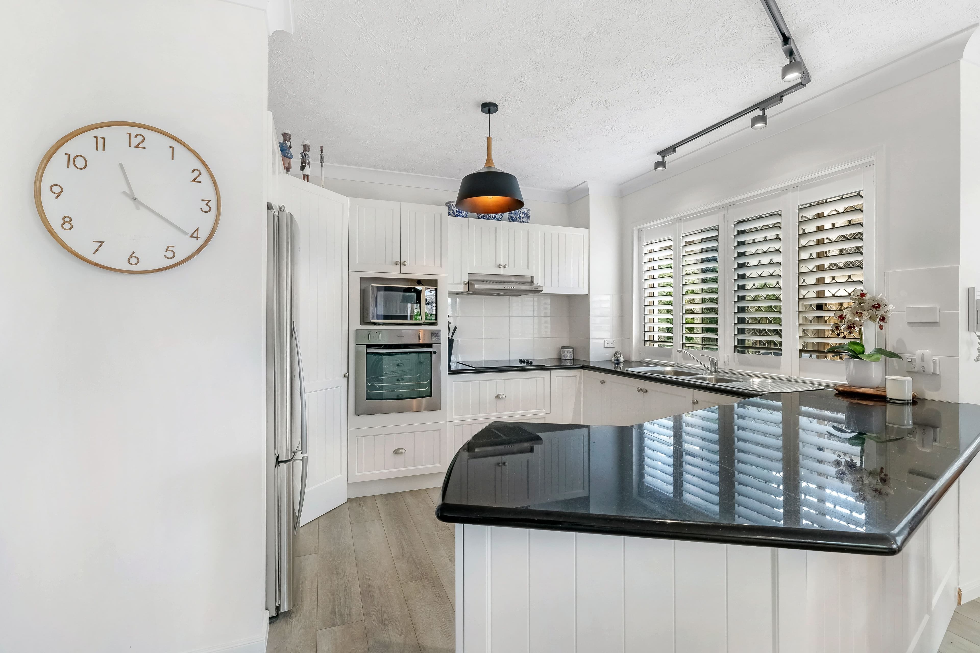 31-33 Peerless Avenue, Mermaid Beach QLD 4218, Mermaid Beach - Thumbnail 5