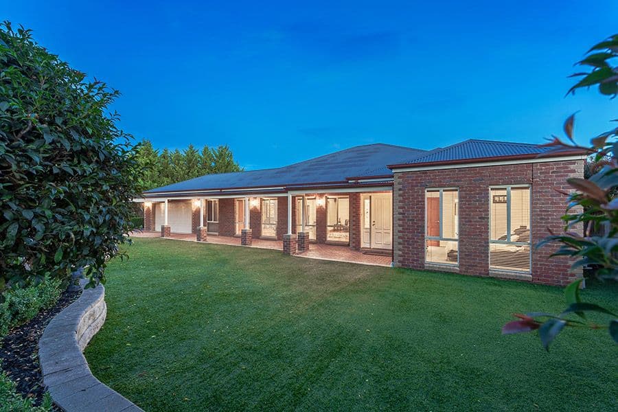 18 Peasholm Corner, Craigieburn VIC 3064, Craigieburn - Thumbnail 2
