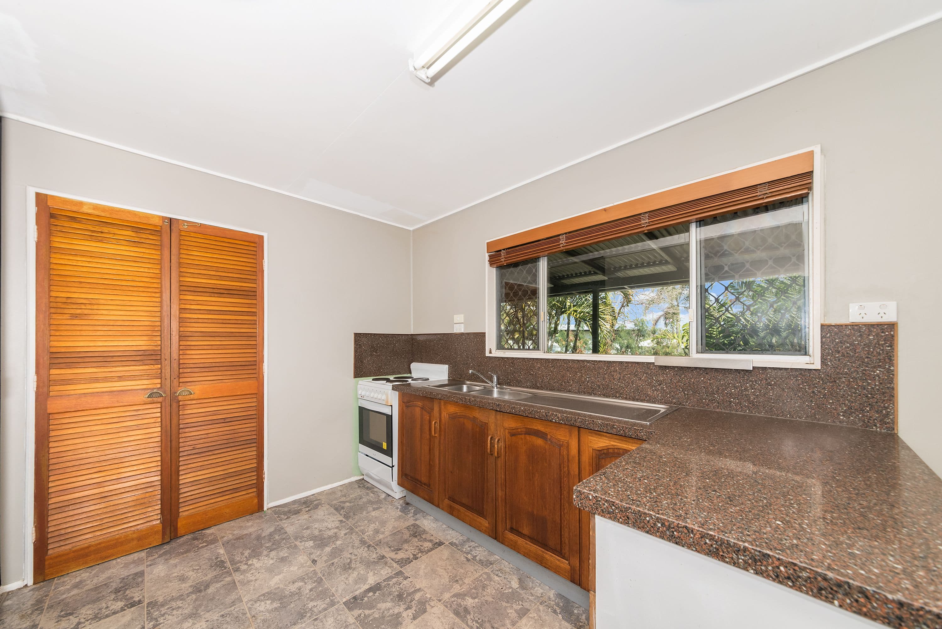 6 Cecelia Court, Kelso QLD 4815, Kelso - Thumbnail 5