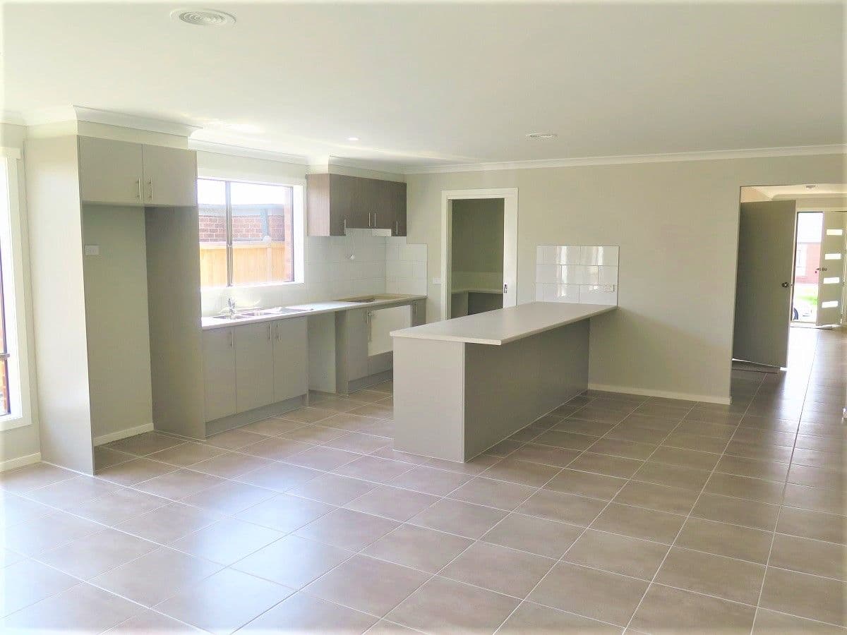 4 Unison Drive, Clyde VIC 3978, Clyde - Thumbnail 3