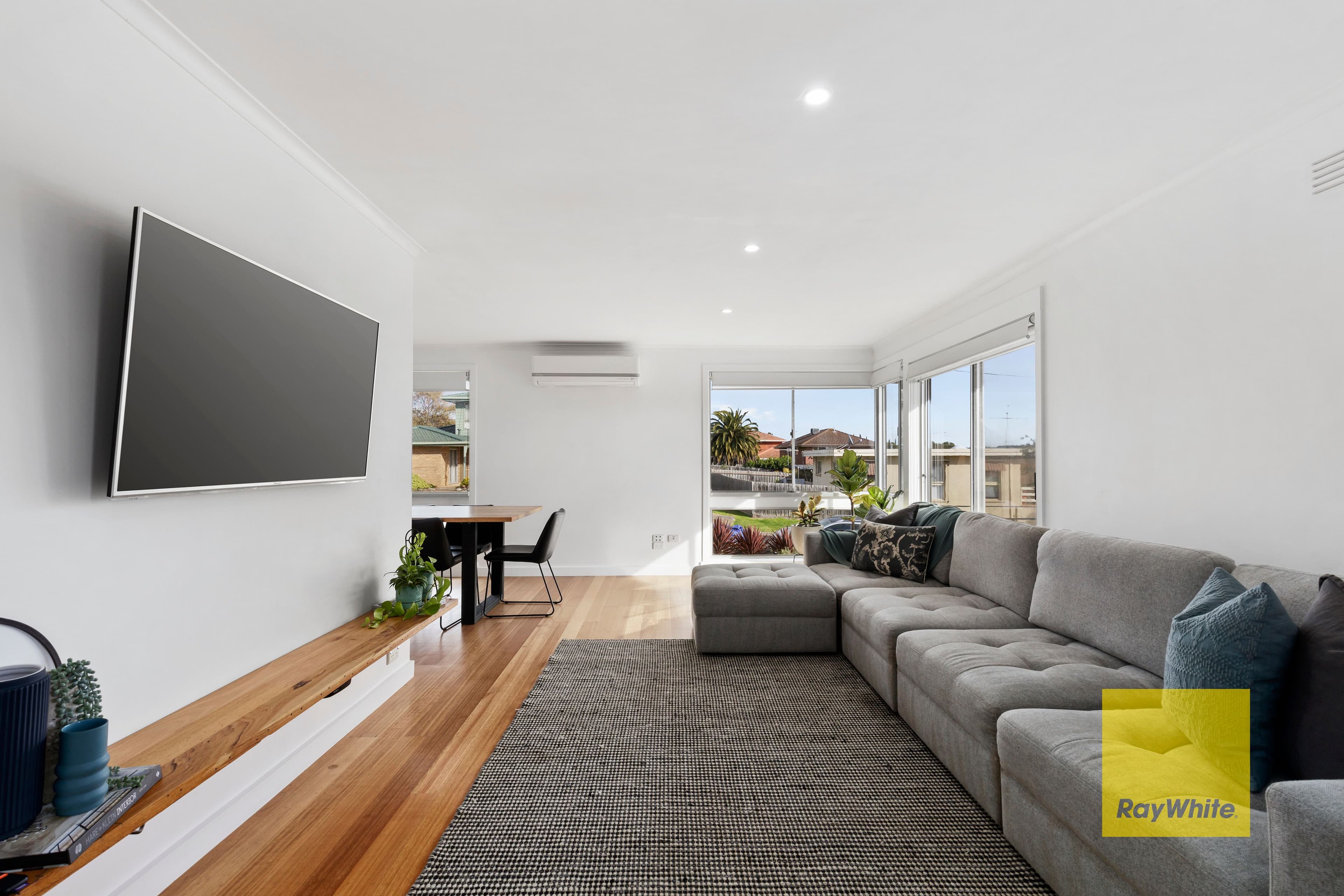 19 Carnarvon Drive, Grovedale VIC 3216, Grovedale - Thumbnail 2