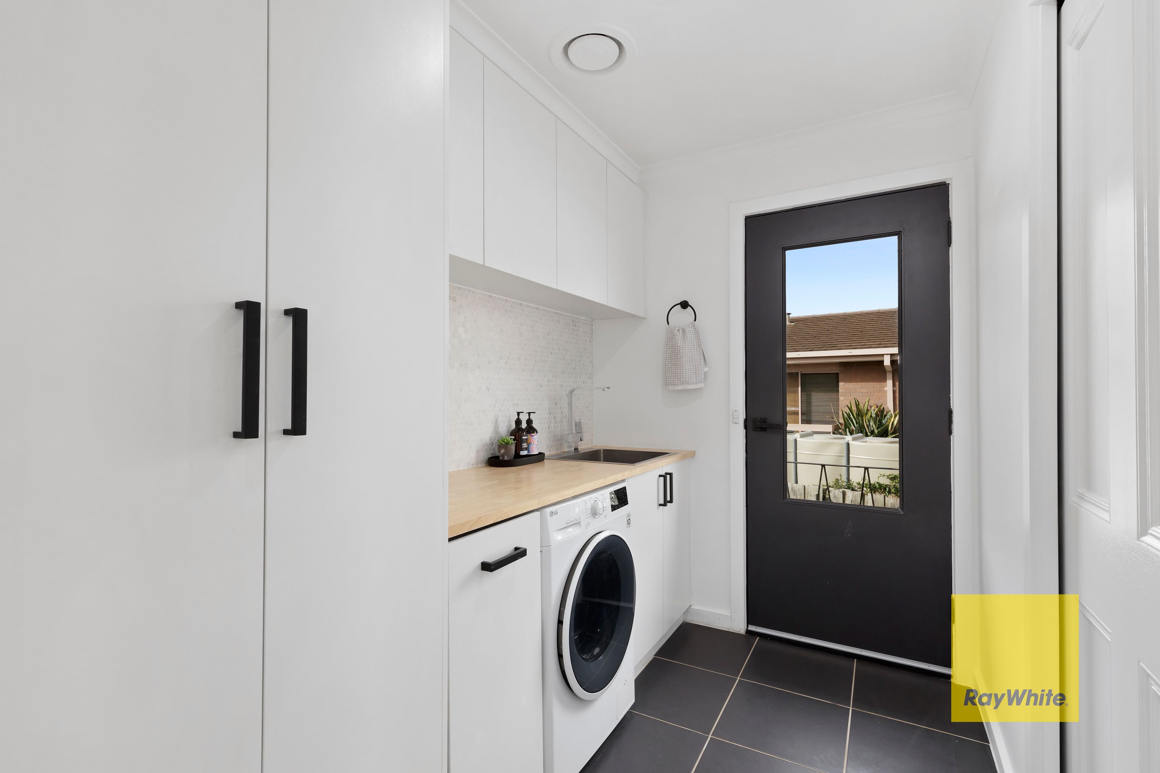 19 Carnarvon Drive, Grovedale VIC 3216, Grovedale - Thumbnail 7