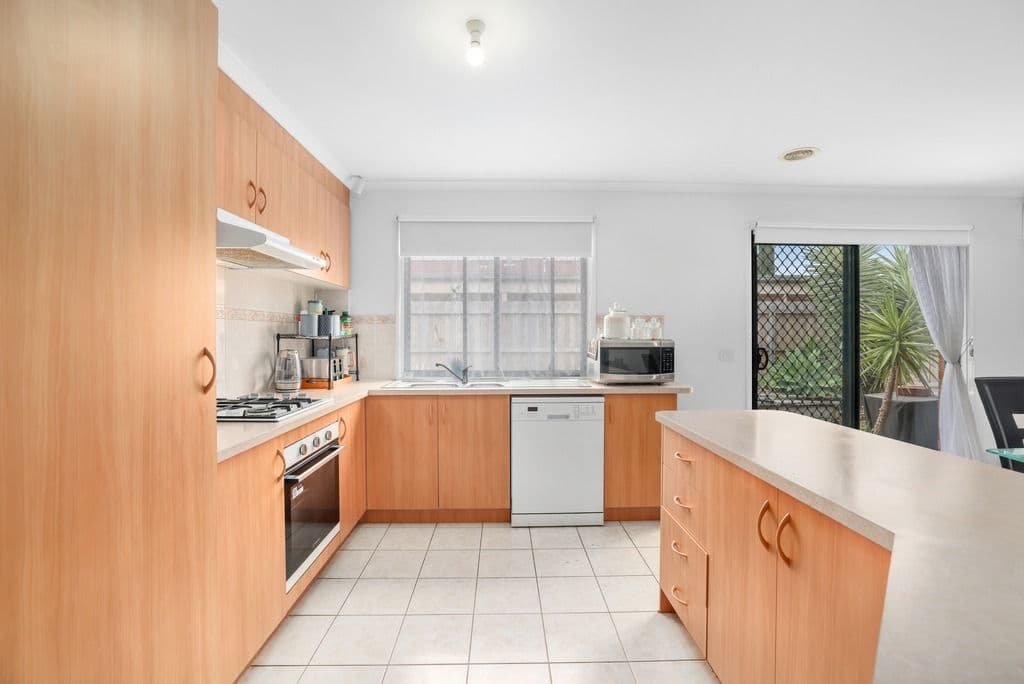 14 Guyenne Court, Hoppers Crossing VIC 3029, Hoppers Crossing - Thumbnail 4