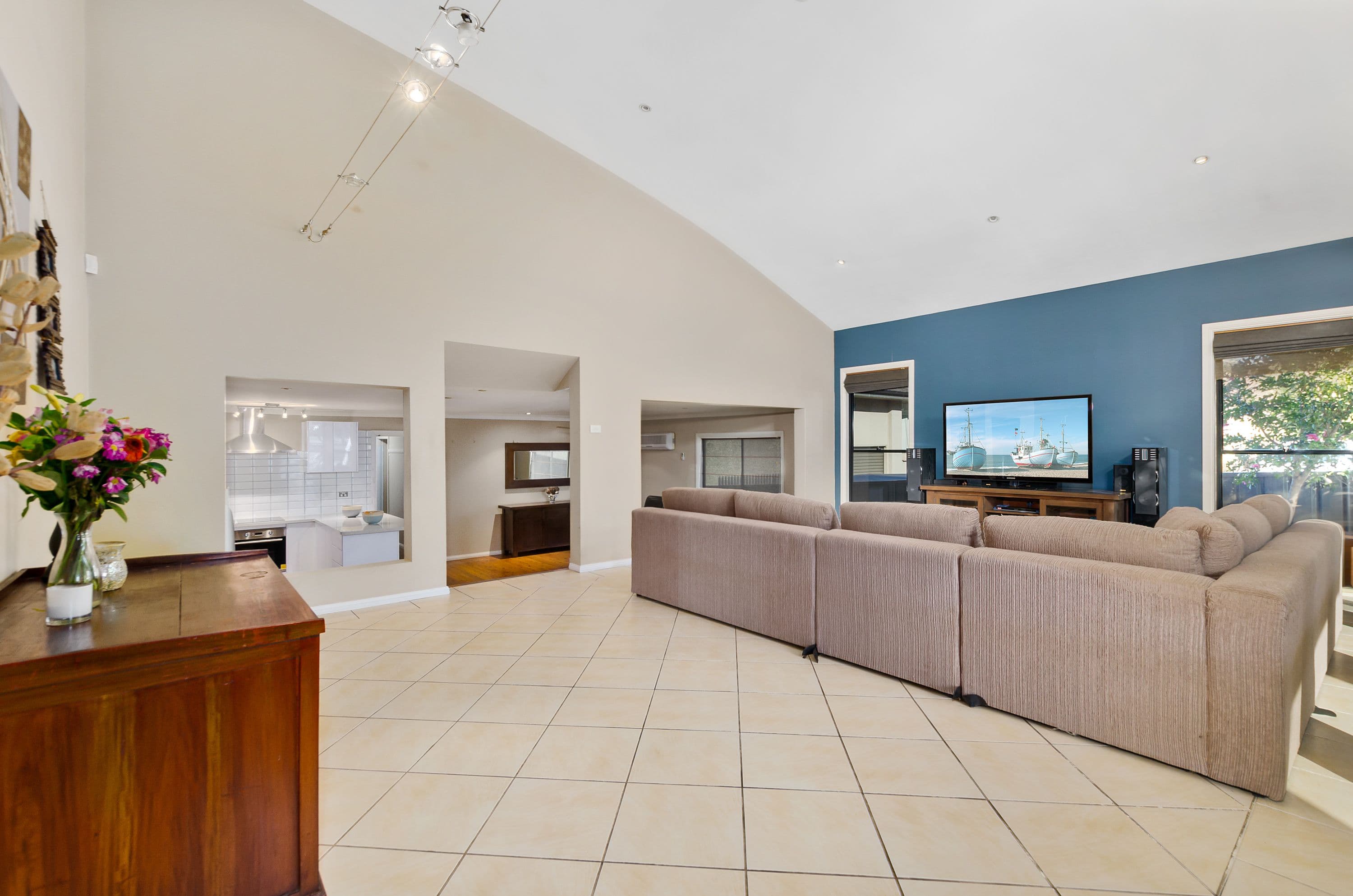 233 Princes Highway, Dapto - Thumbnail 2