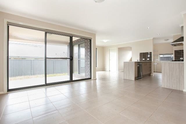 11 Blackburn Street, Ropes Crossing - Thumbnail 6