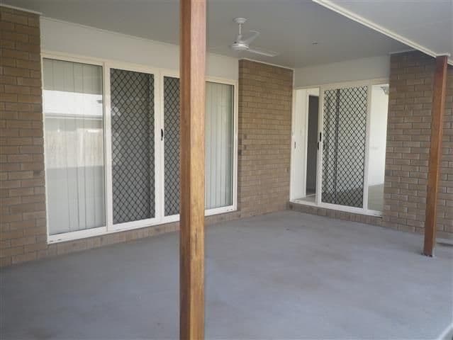 18 Courtney Street, Roma QLD 4455, Roma - Thumbnail 2