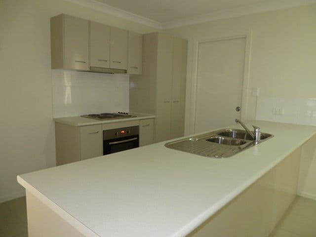 18 Courtney Street, Roma QLD 4455, Roma - Thumbnail 5