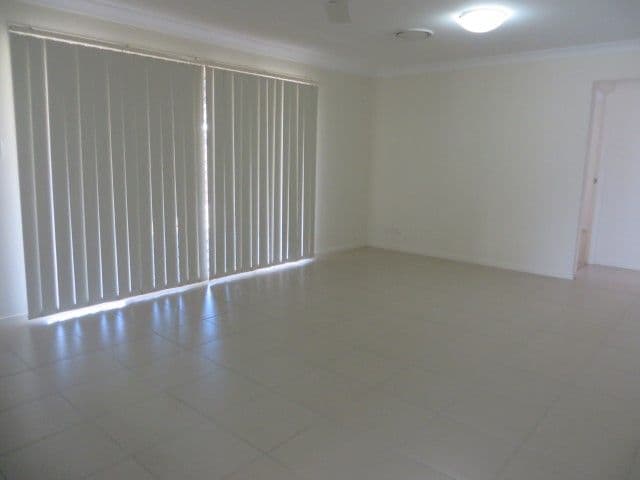 18 Courtney Street, Roma QLD 4455, Roma - Thumbnail 6