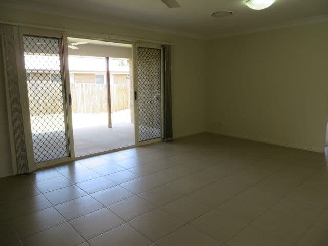 18 Courtney Street, Roma QLD 4455, Roma - Thumbnail 8