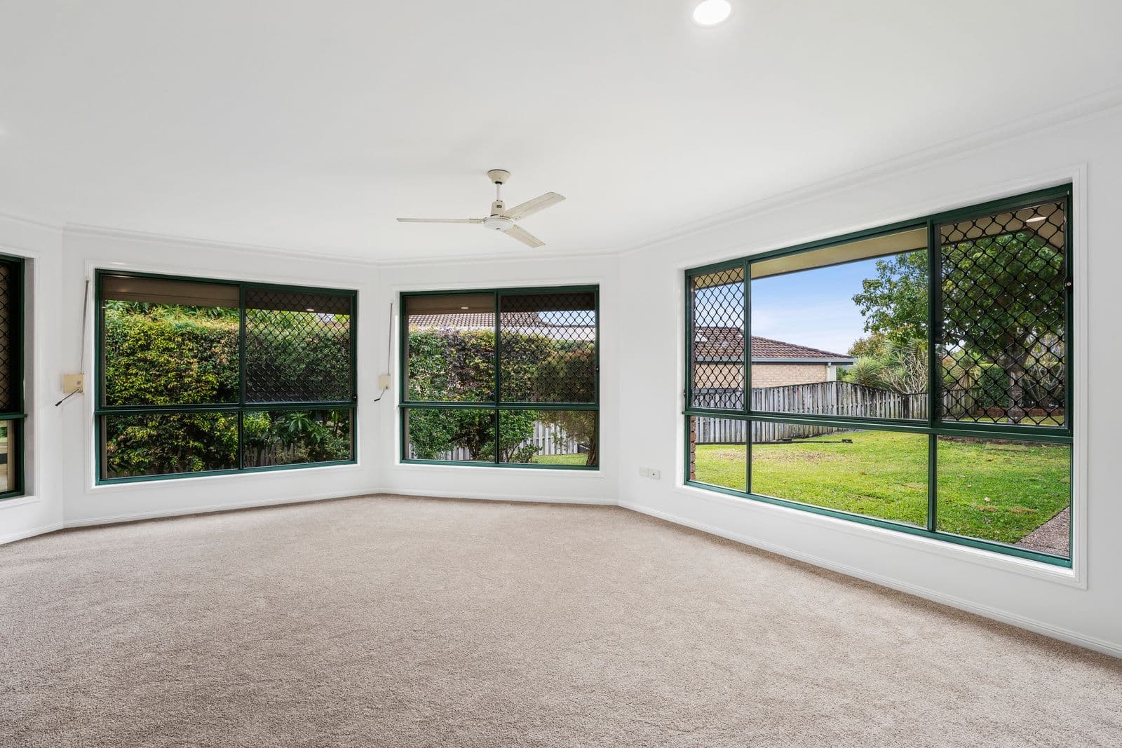 47 Maui Crescent, Oxenford QLD 4210, Oxenford - Thumbnail 4