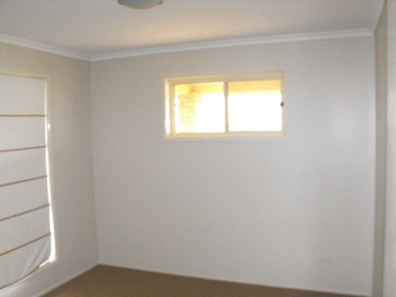 6 Wickham Street, NANANGO QLD 4615, Nanango - Thumbnail 3