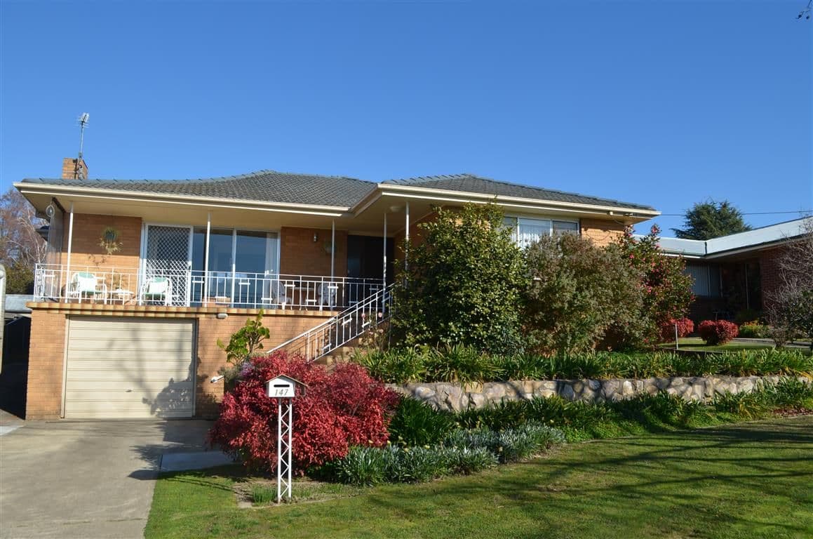147 Simpson Street, Tumut - Image 1