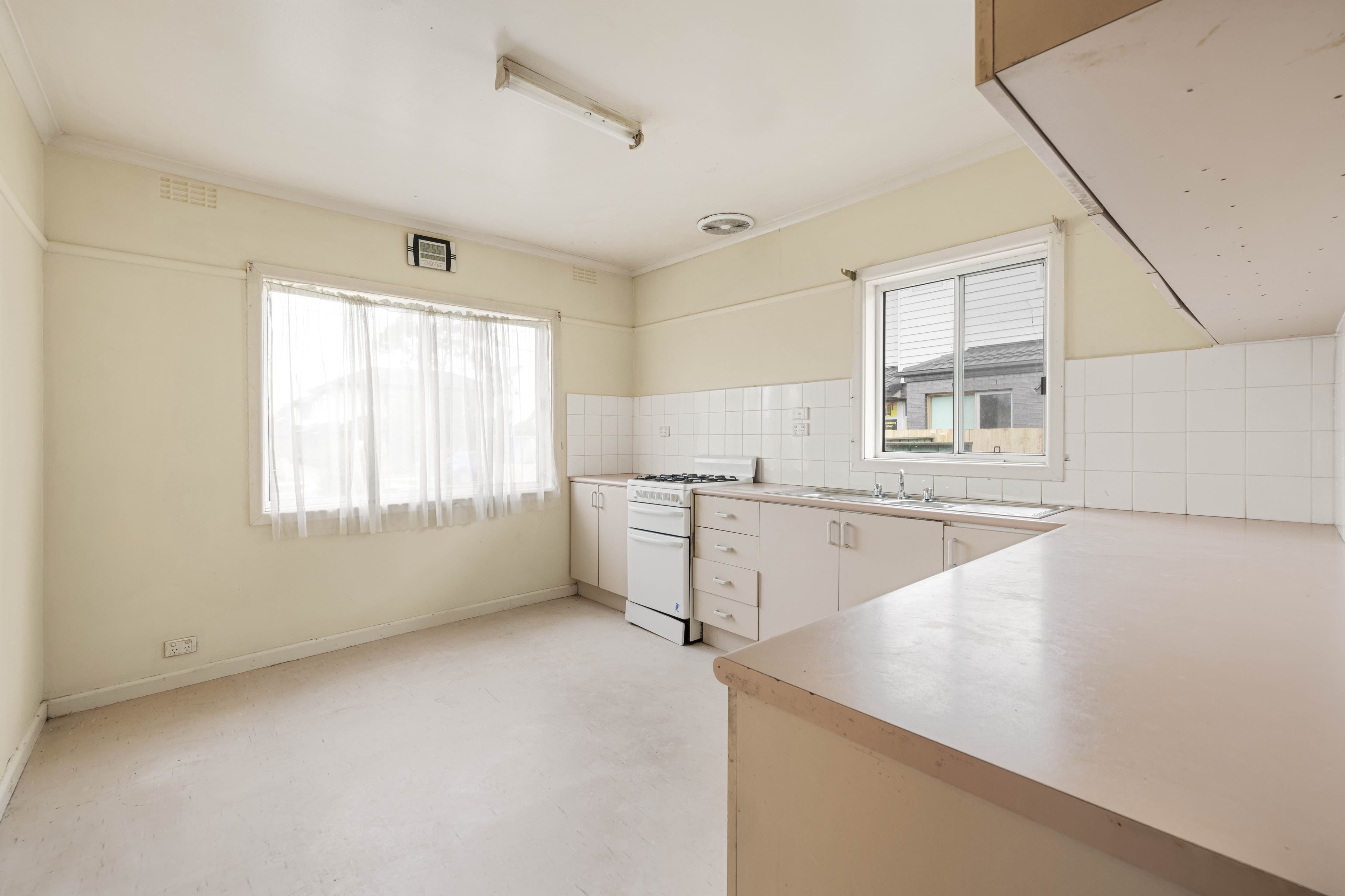 77 Glen Street, Glenroy VIC 3046, Glenroy - Thumbnail 3