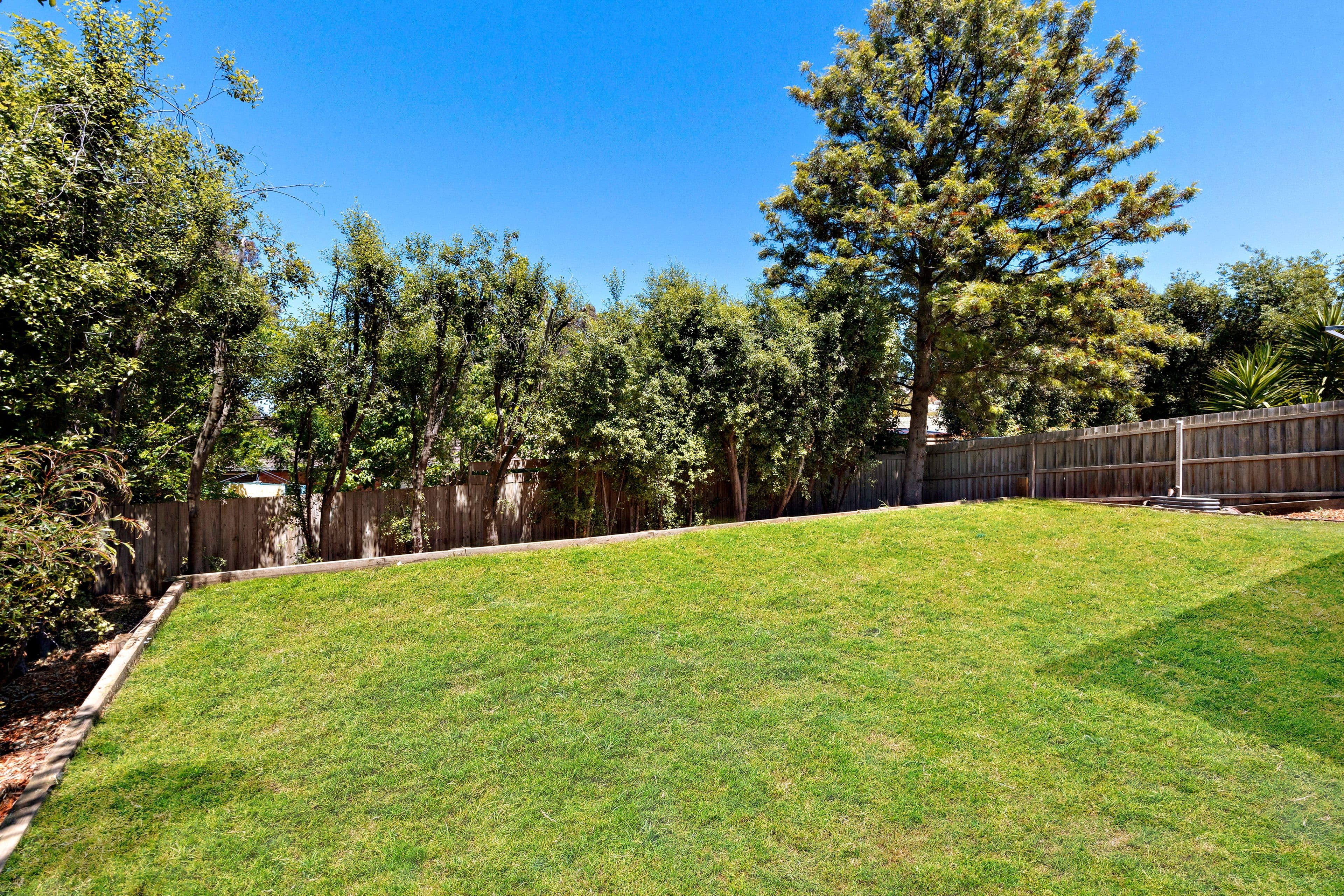 8 Plover Way, Whittlesea VIC 3757, Whittlesea - Thumbnail 2