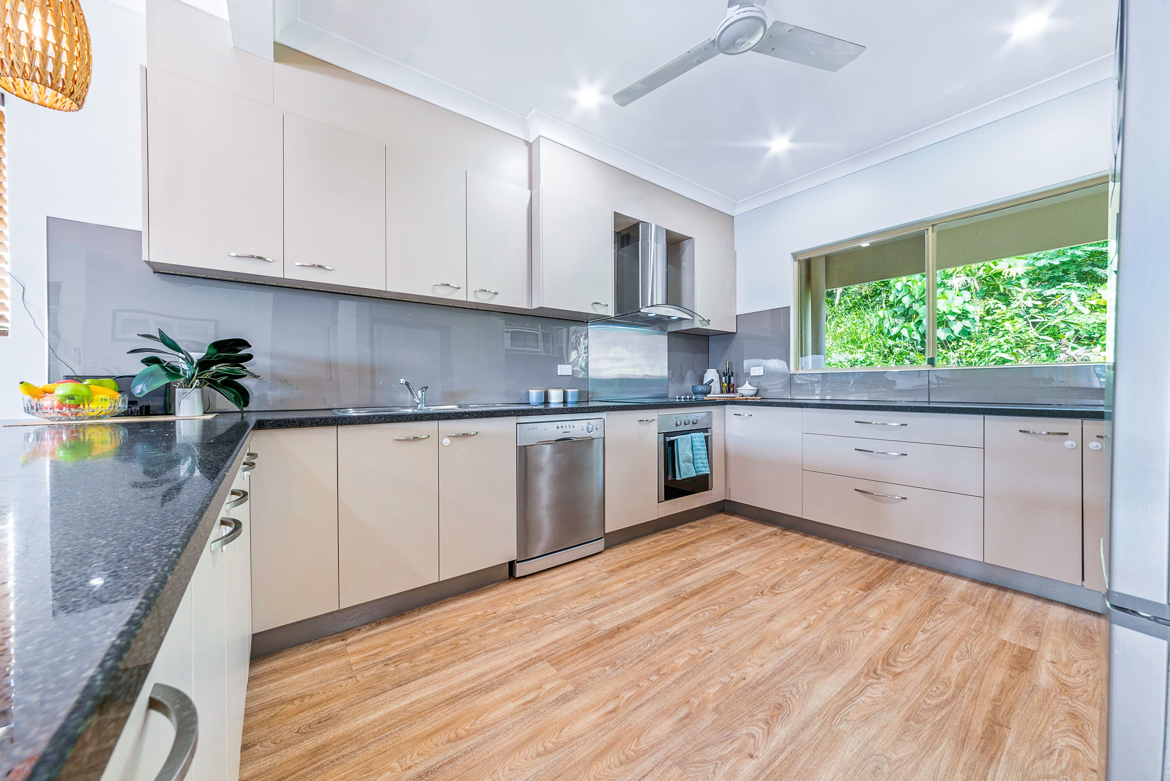 7 Hermitage Drive, Airlie Beach QLD 4802, Airlie Beach - Thumbnail 5