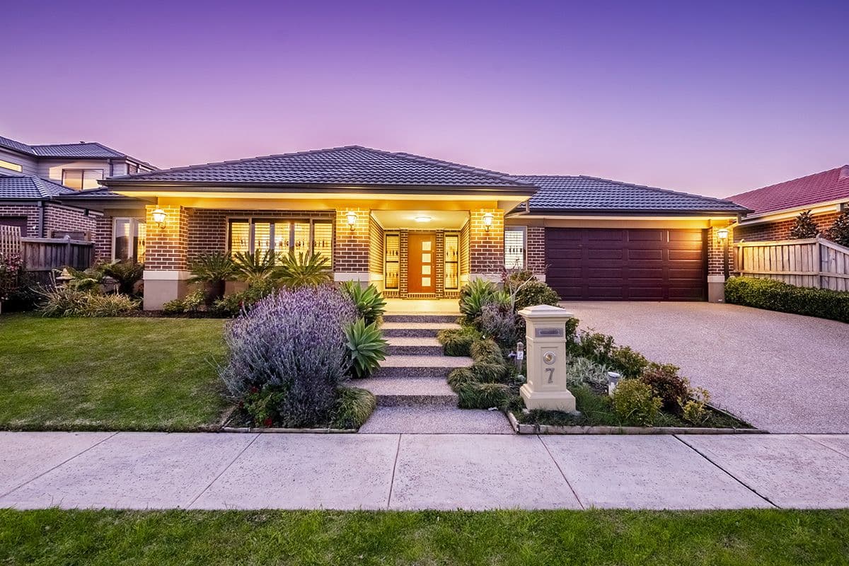7 Starlight Rise, Cranbourne East VIC 3977, Cranbourne East - Image 1