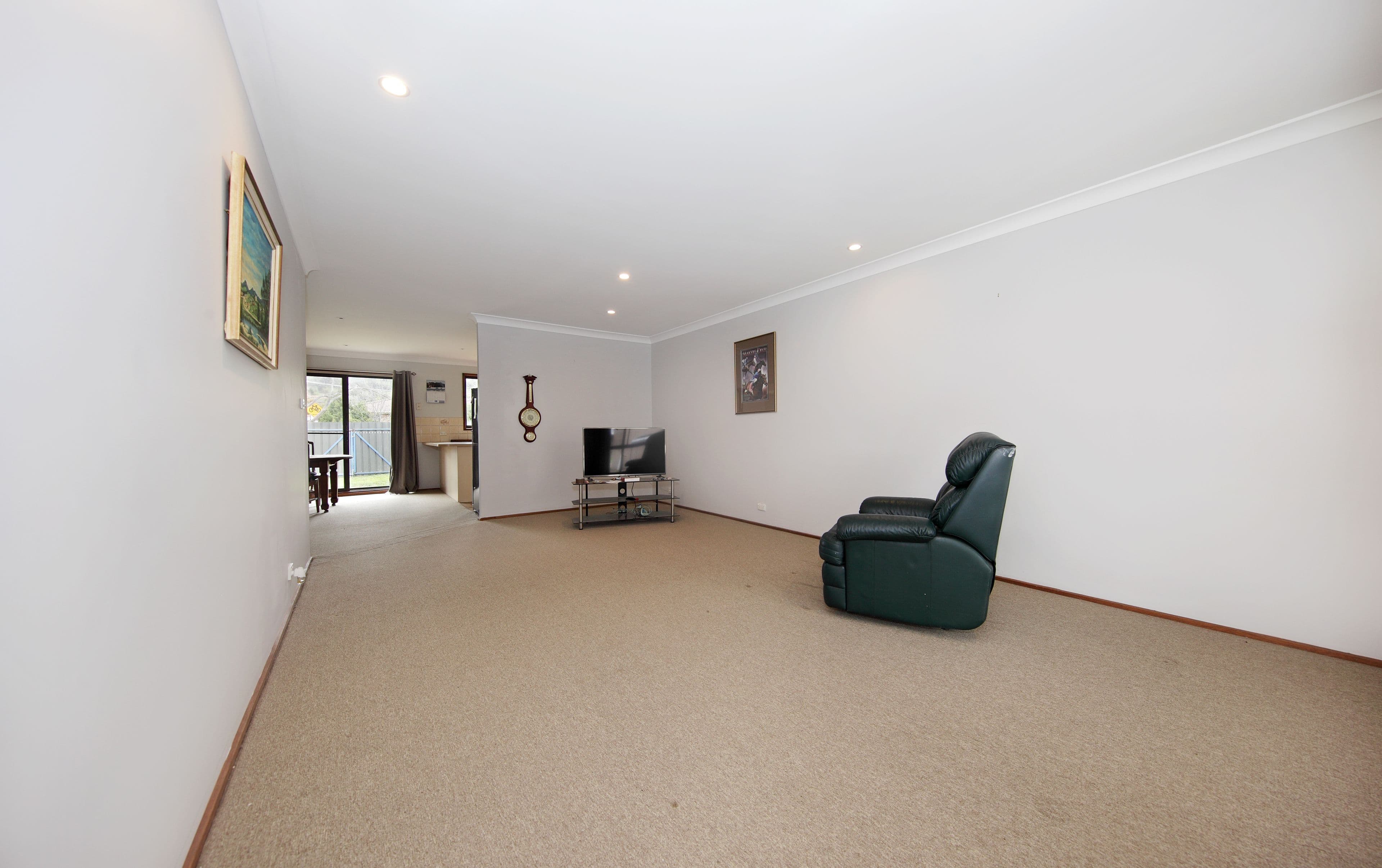 8 Dane Close, Calwell ACT 2905, Calwell - Thumbnail 4