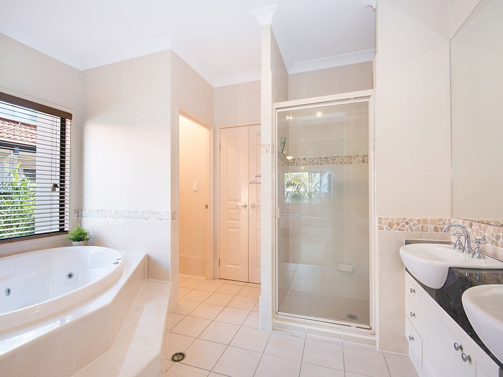 16 Hoya Close, North Lakes QLD 4509, North Lakes - Thumbnail 8