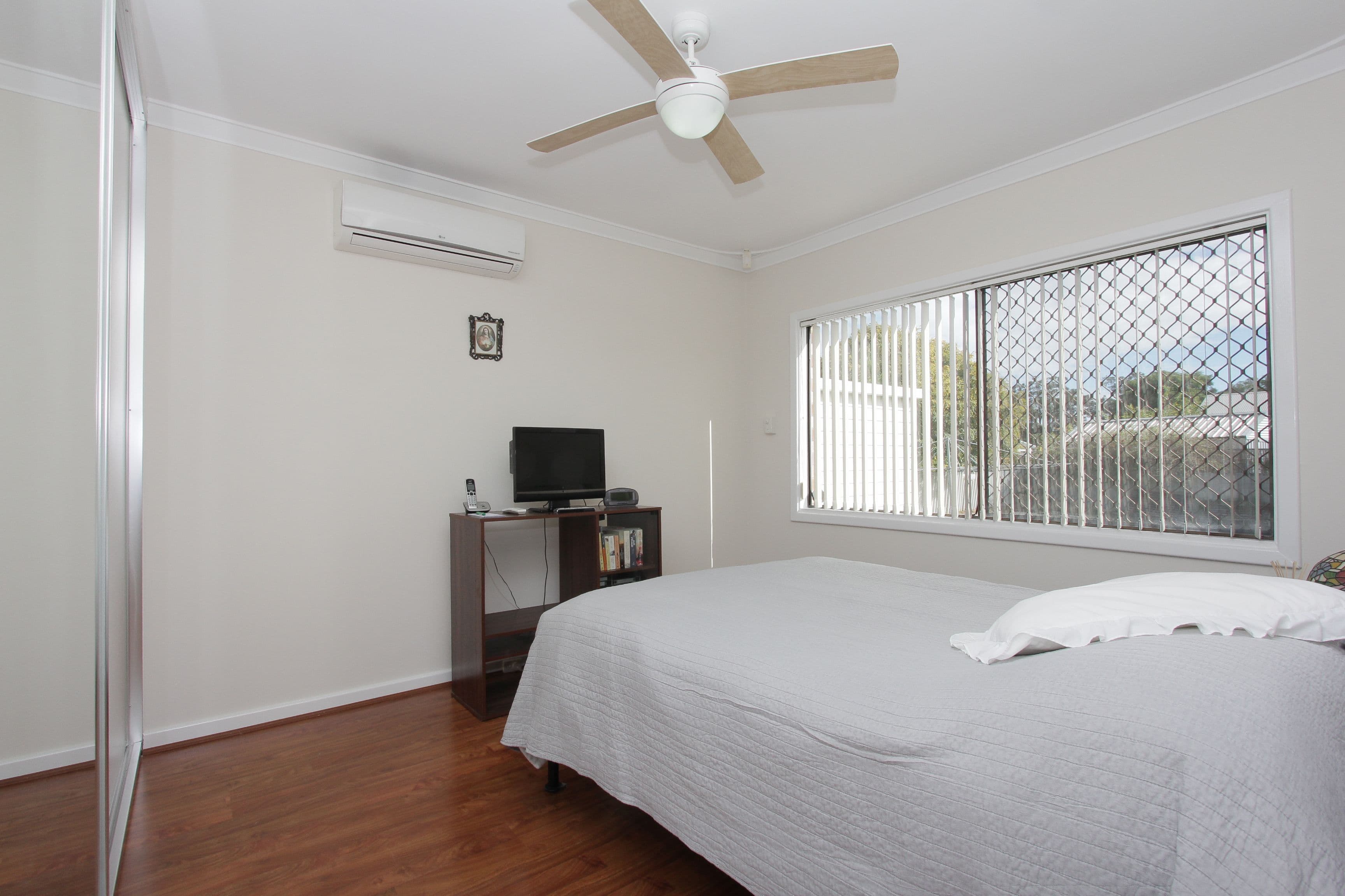 19 Wendron Street, Cloverdale WA 6105, Cloverdale - Thumbnail 2