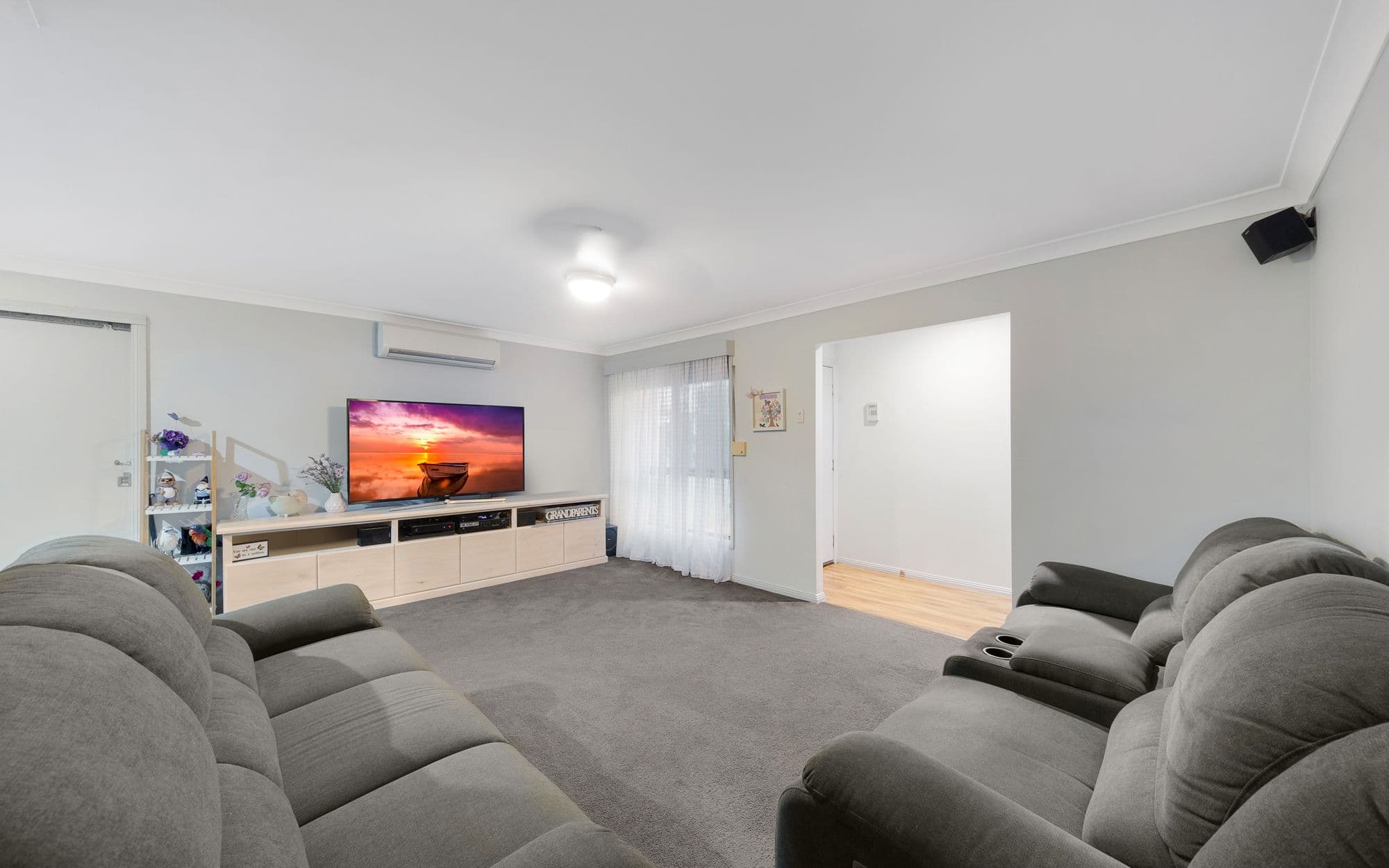 4 Third Avenue, Macquarie Fields NSW 2564, Macquarie Fields - Thumbnail 3