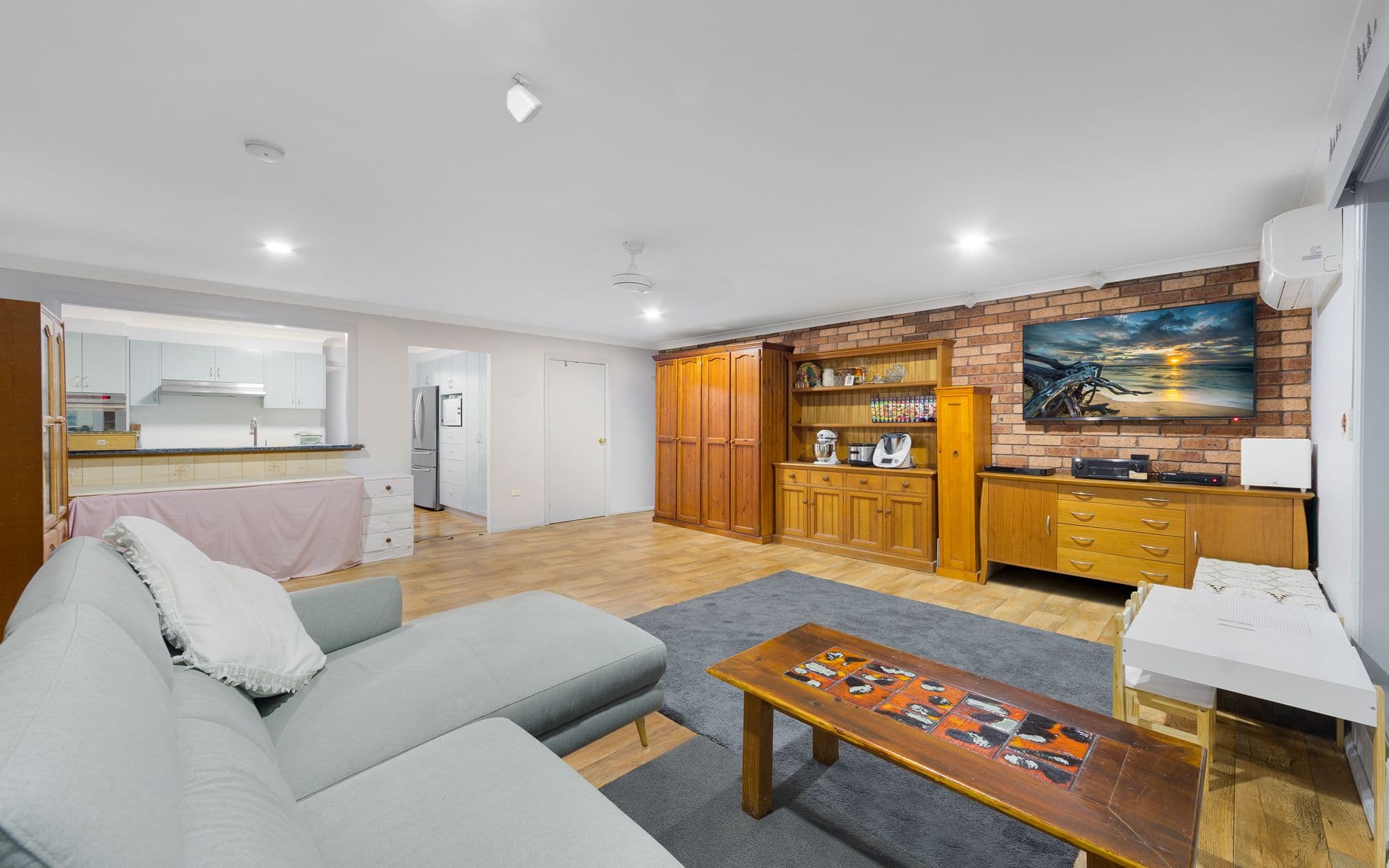 4 Third Avenue, Macquarie Fields NSW 2564, Macquarie Fields - Thumbnail 5
