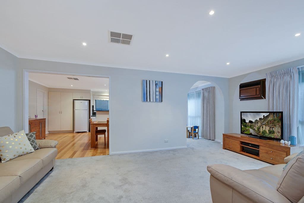 16 Booyan Crescent, Greensborough VIC 3088, Greensborough - Thumbnail 2