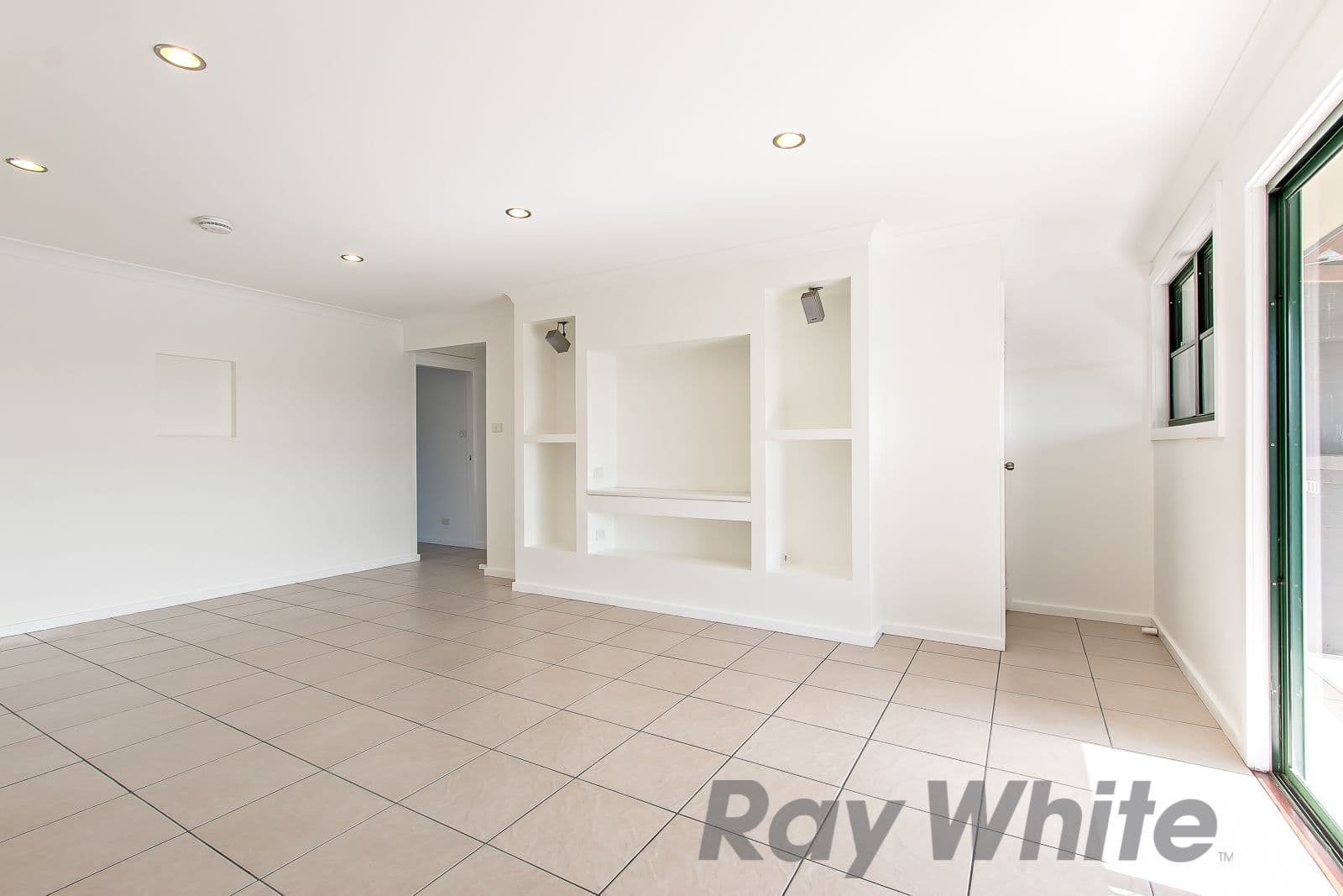 19 Harrison Street, Maryville - Thumbnail 2
