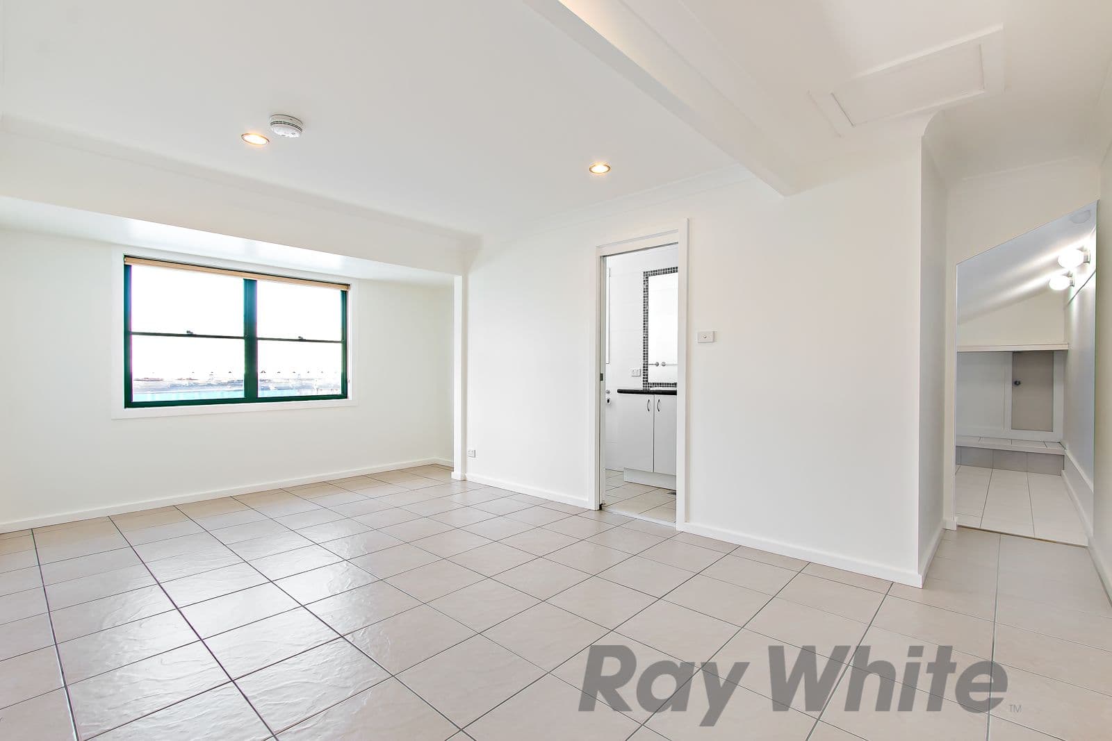 19 Harrison Street, Maryville - Thumbnail 3