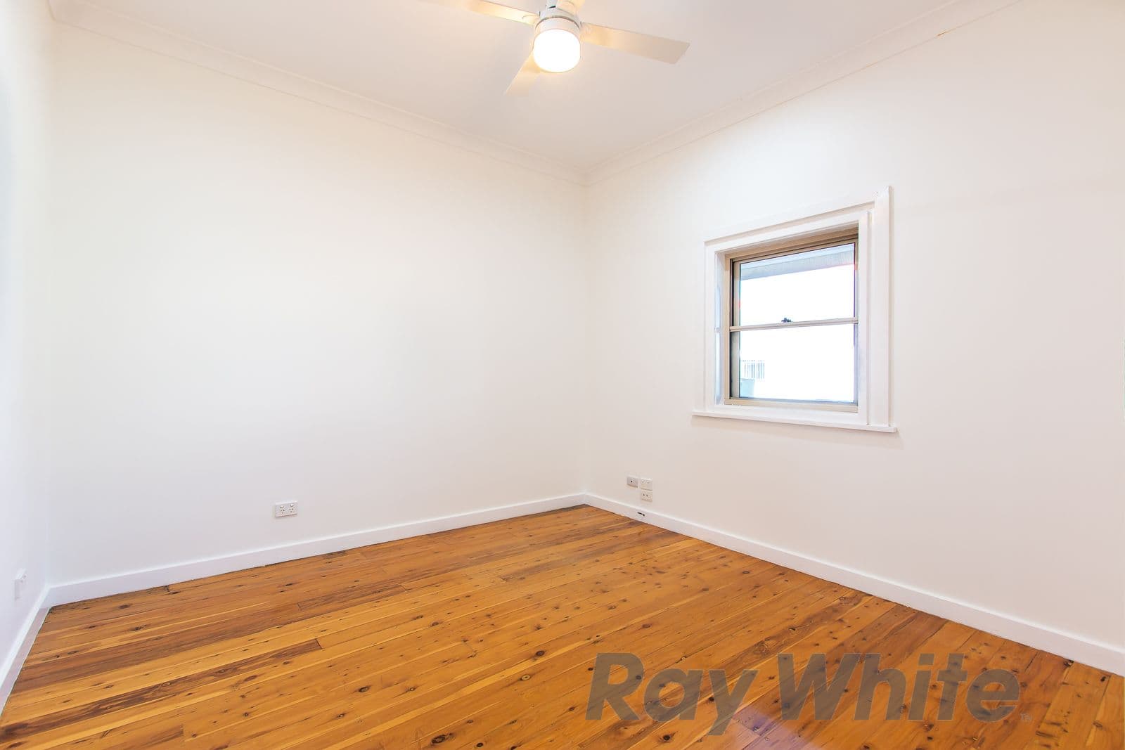 19 Harrison Street, Maryville - Thumbnail 4