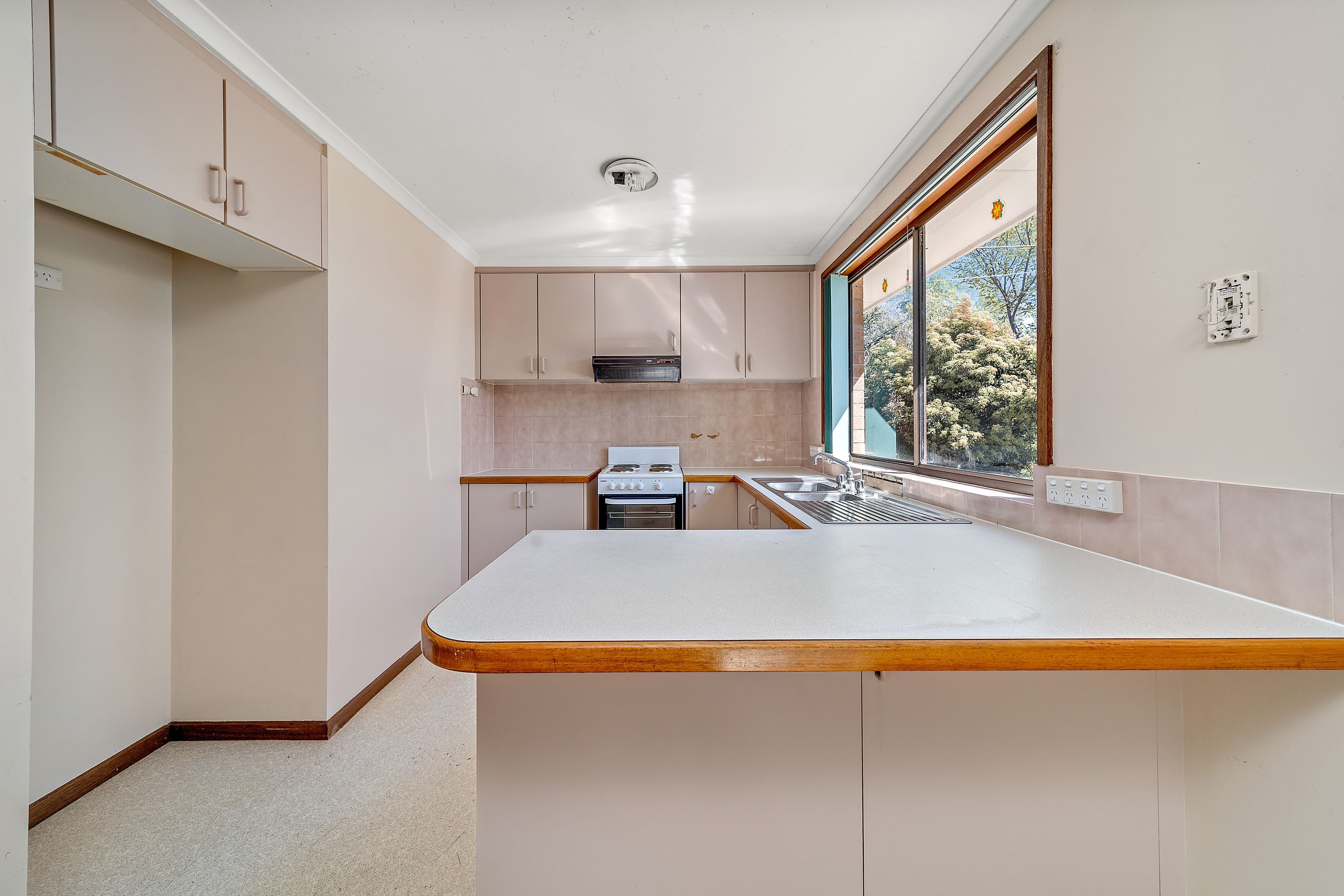 20 Lachlan Avenue, Sylvania Waters, Sylvania Waters - Thumbnail 2
