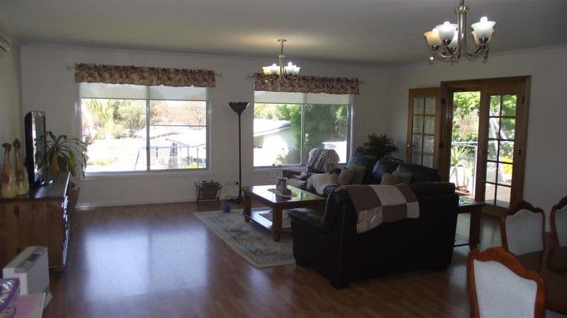 15 Middleton Street, PARKES NSW 2870, Parkes - Thumbnail 4