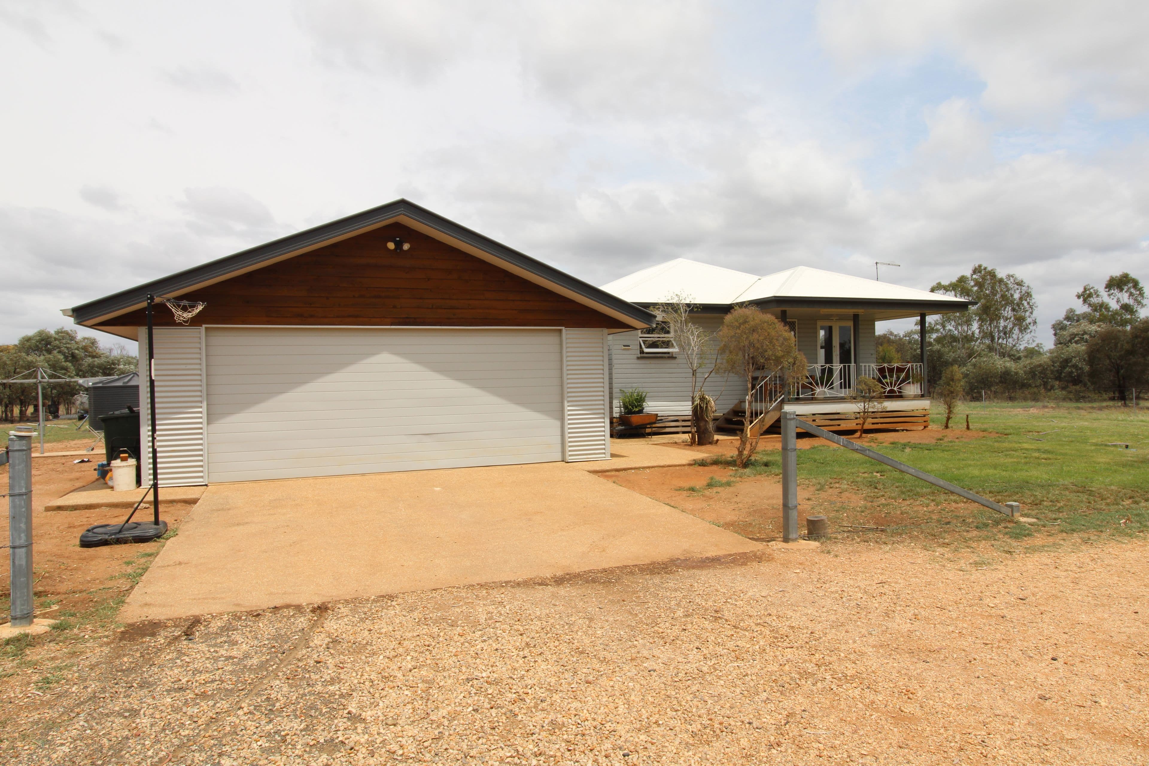 24 Glengallan Road, Emerald QLD 4720, Emerald - Image 1