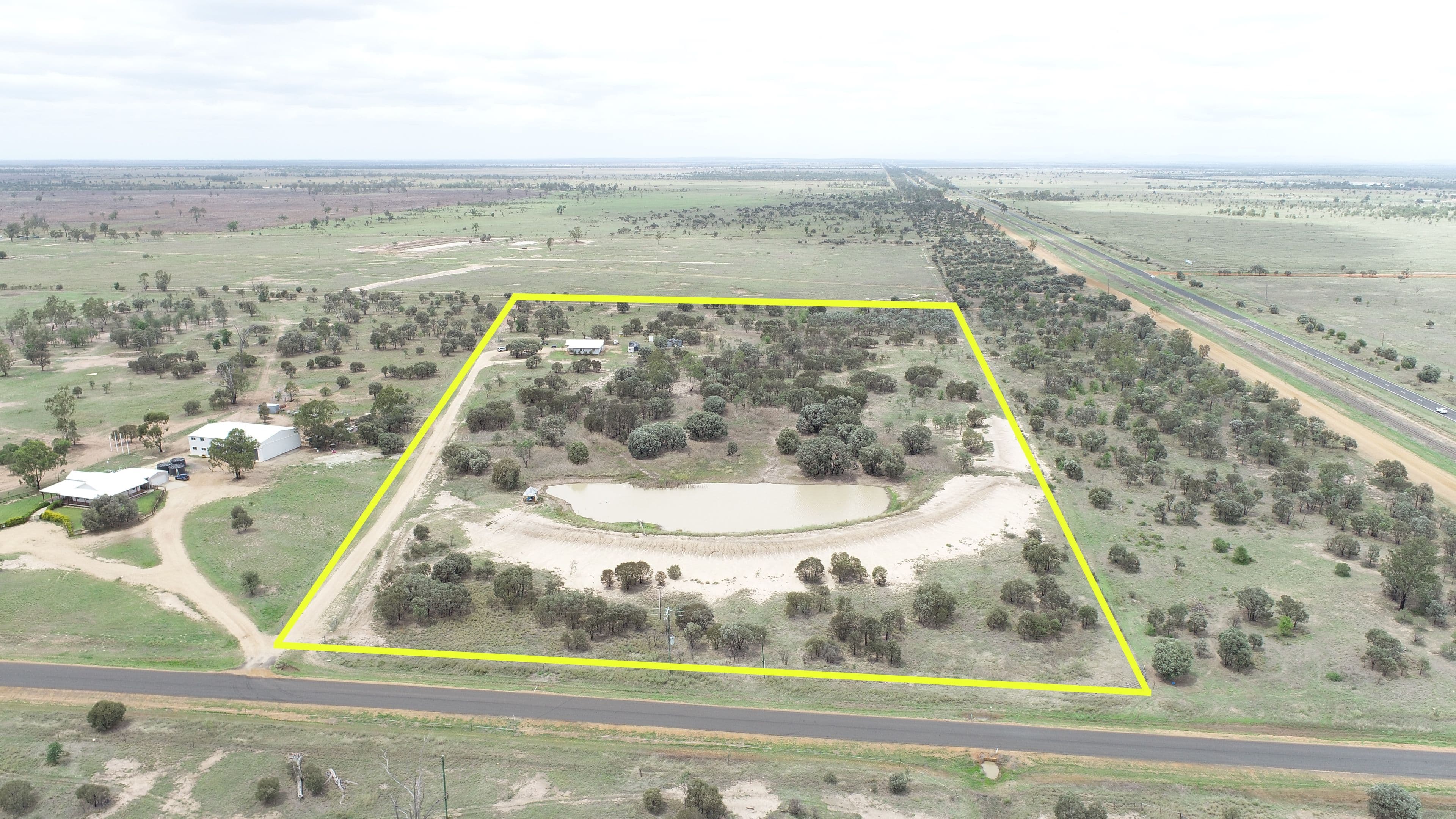 24 Glengallan Road, Emerald QLD 4720, Emerald - Thumbnail 3