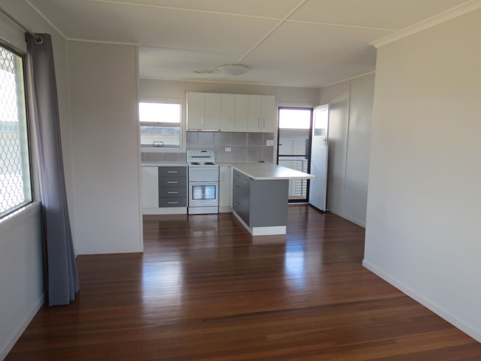 24 Glengallan Road, Emerald QLD 4720, Emerald - Thumbnail 6