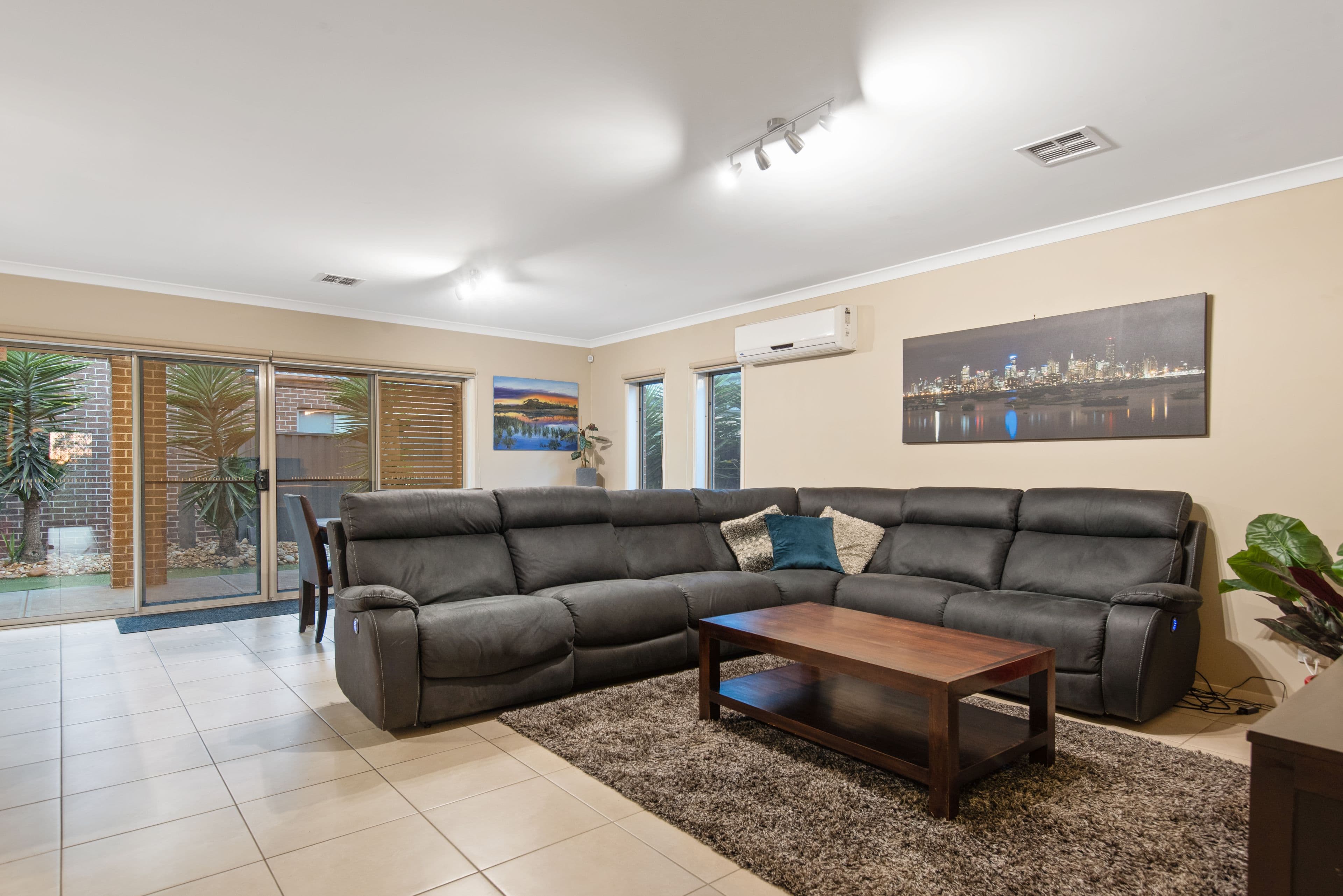 160 Riversdale Drive, Tarneit VIC 3029, Tarneit - Thumbnail 4