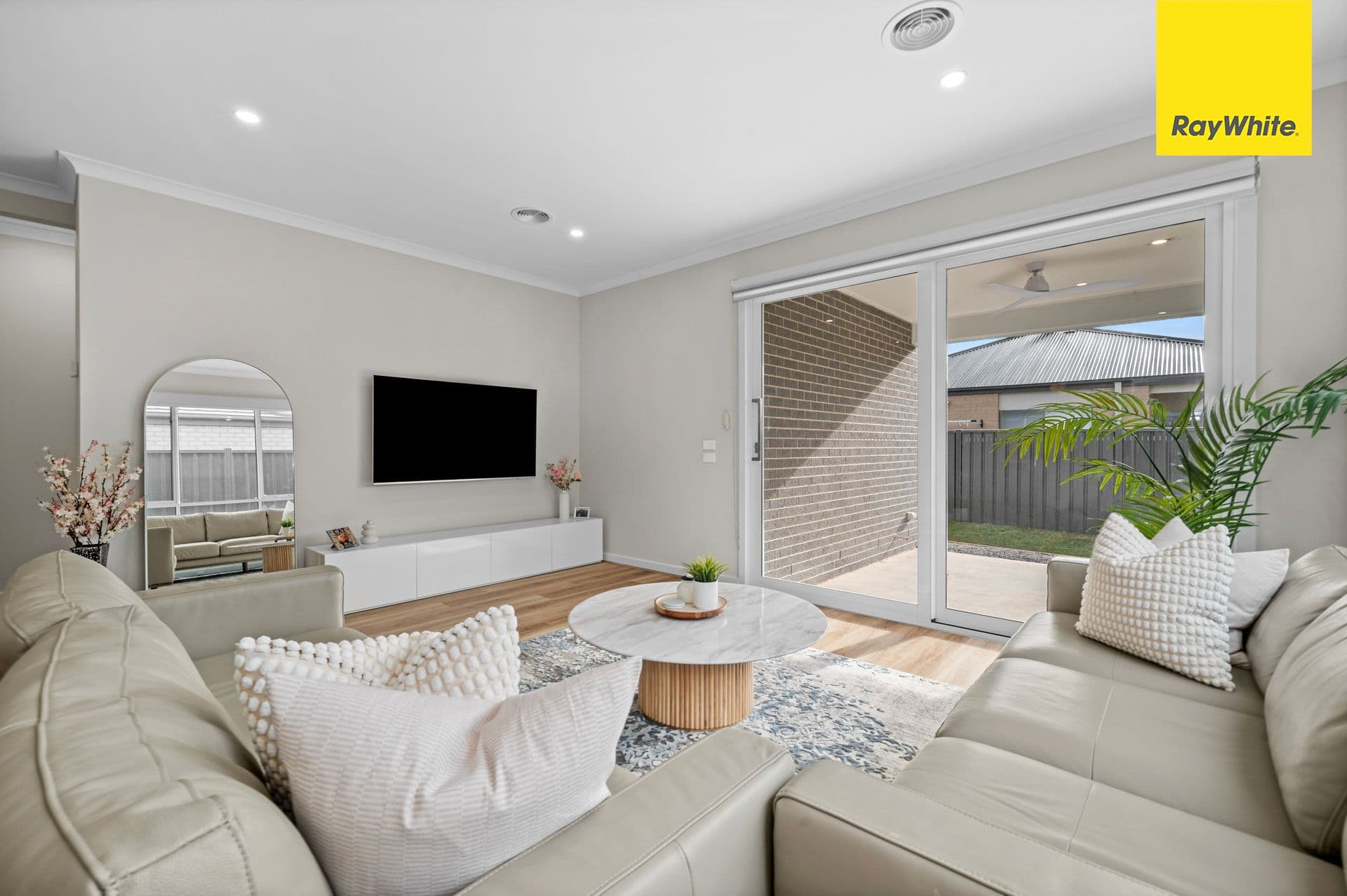 14 Canmore Street, Werribee VIC 3030, Werribee - Thumbnail 3
