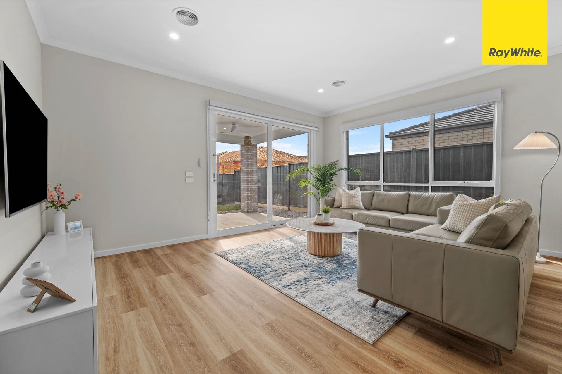 14 Canmore Street, Werribee VIC 3030, Werribee - Thumbnail 5