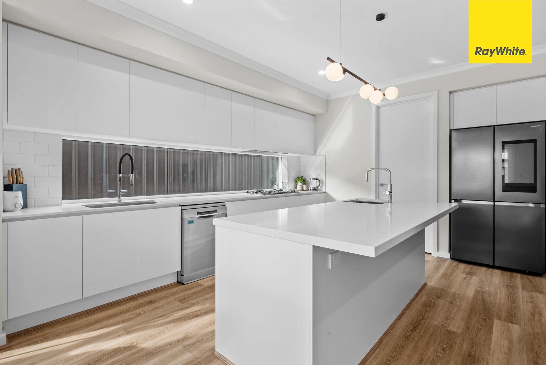 14 Canmore Street, Werribee VIC 3030, Werribee - Thumbnail 7