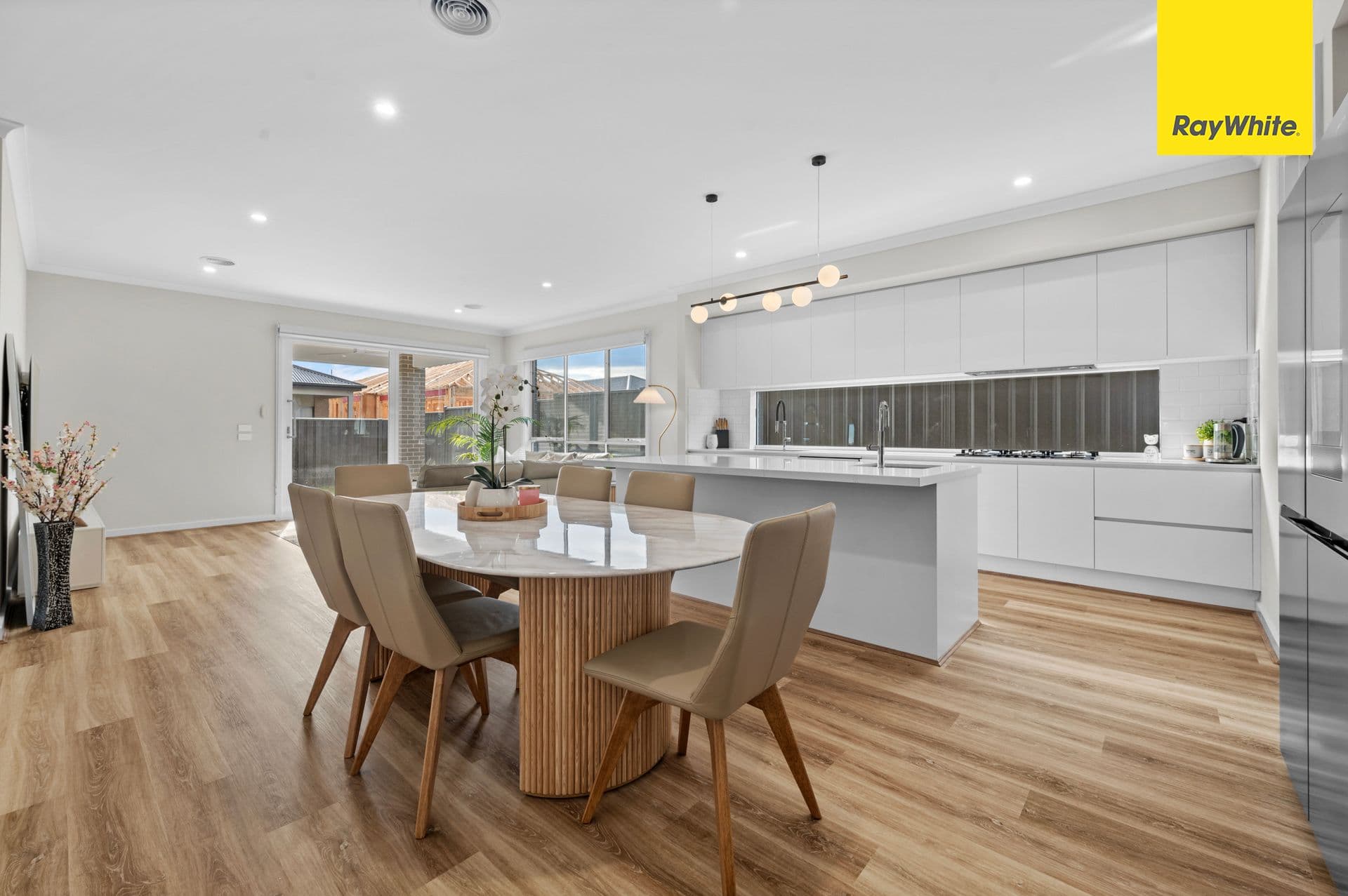 14 Canmore Street, Werribee VIC 3030, Werribee - Thumbnail 8