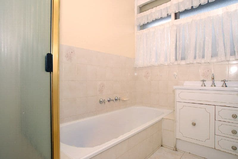 17 Parramatta Crescent, NOBLE PARK VIC 3174, Noble Park - Thumbnail 6