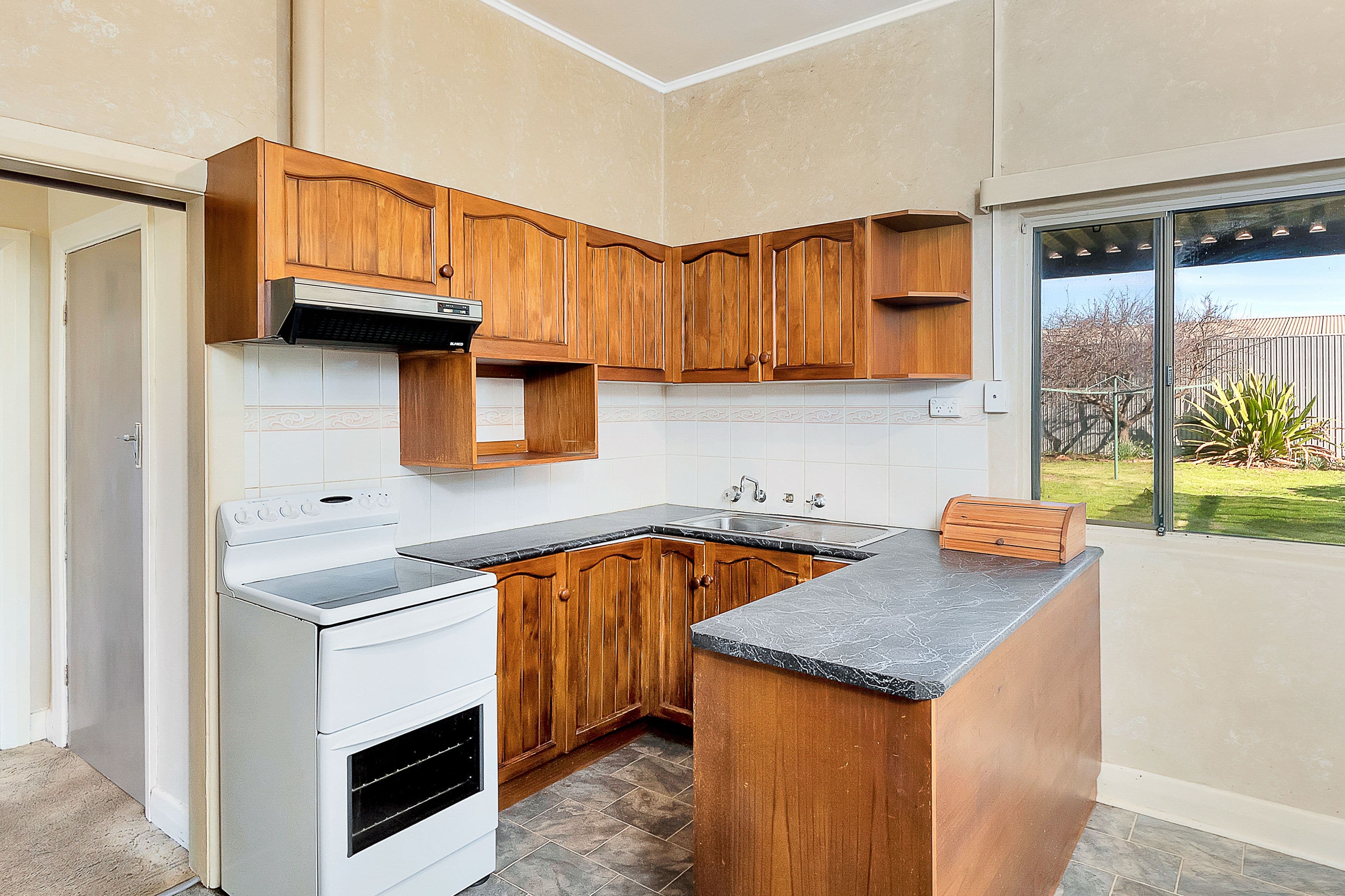 175 Railway Terrace, Tailem Bend SA 5260, Tailem Bend - Thumbnail 2