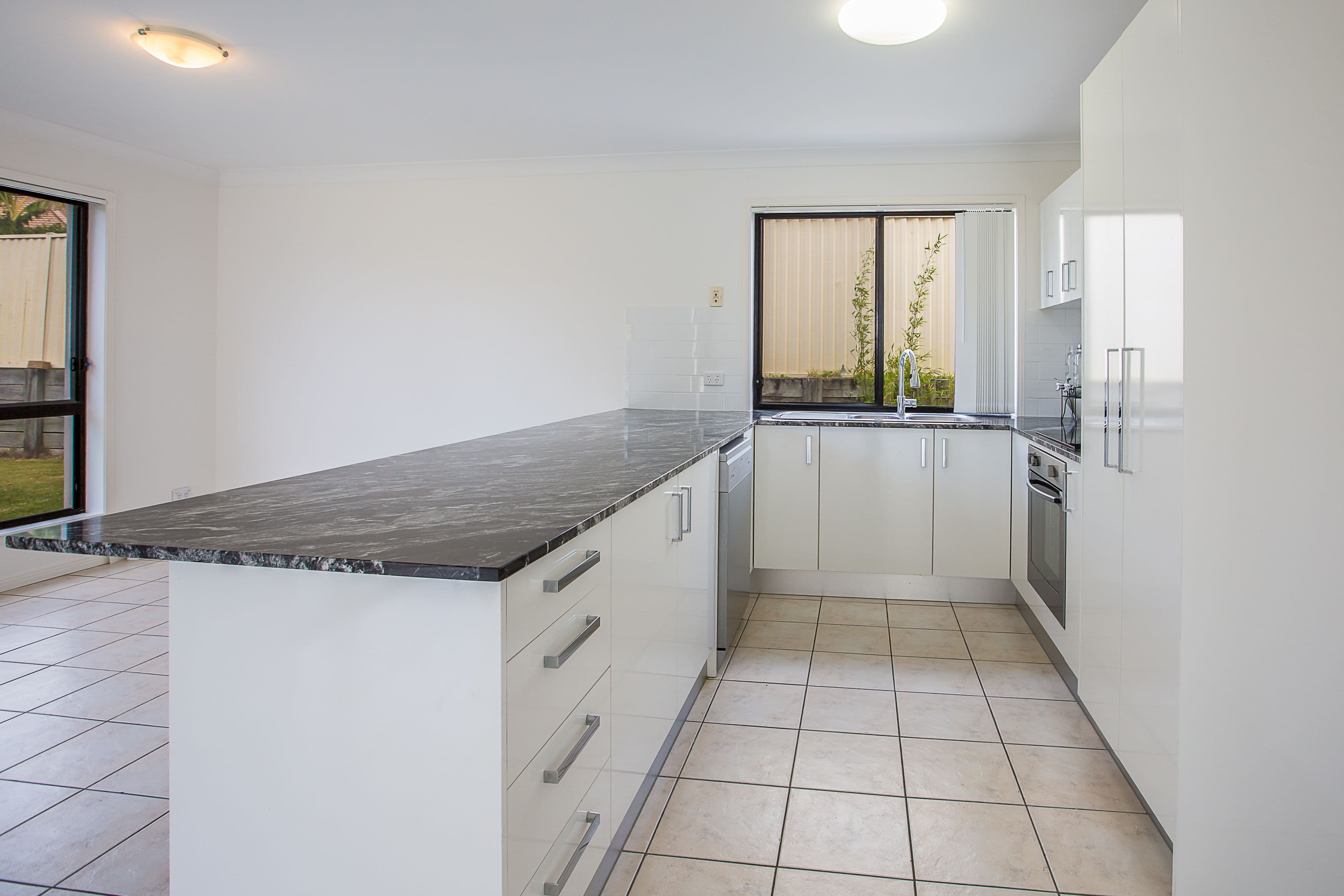 6 Katie Court, Arundel QLD 4214, Arundel - Thumbnail 4
