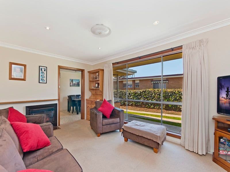 7 McDonald Avenue, Hamilton VIC 3300, Hamilton - Thumbnail 3