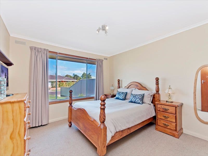 7 McDonald Avenue, Hamilton VIC 3300, Hamilton - Thumbnail 5